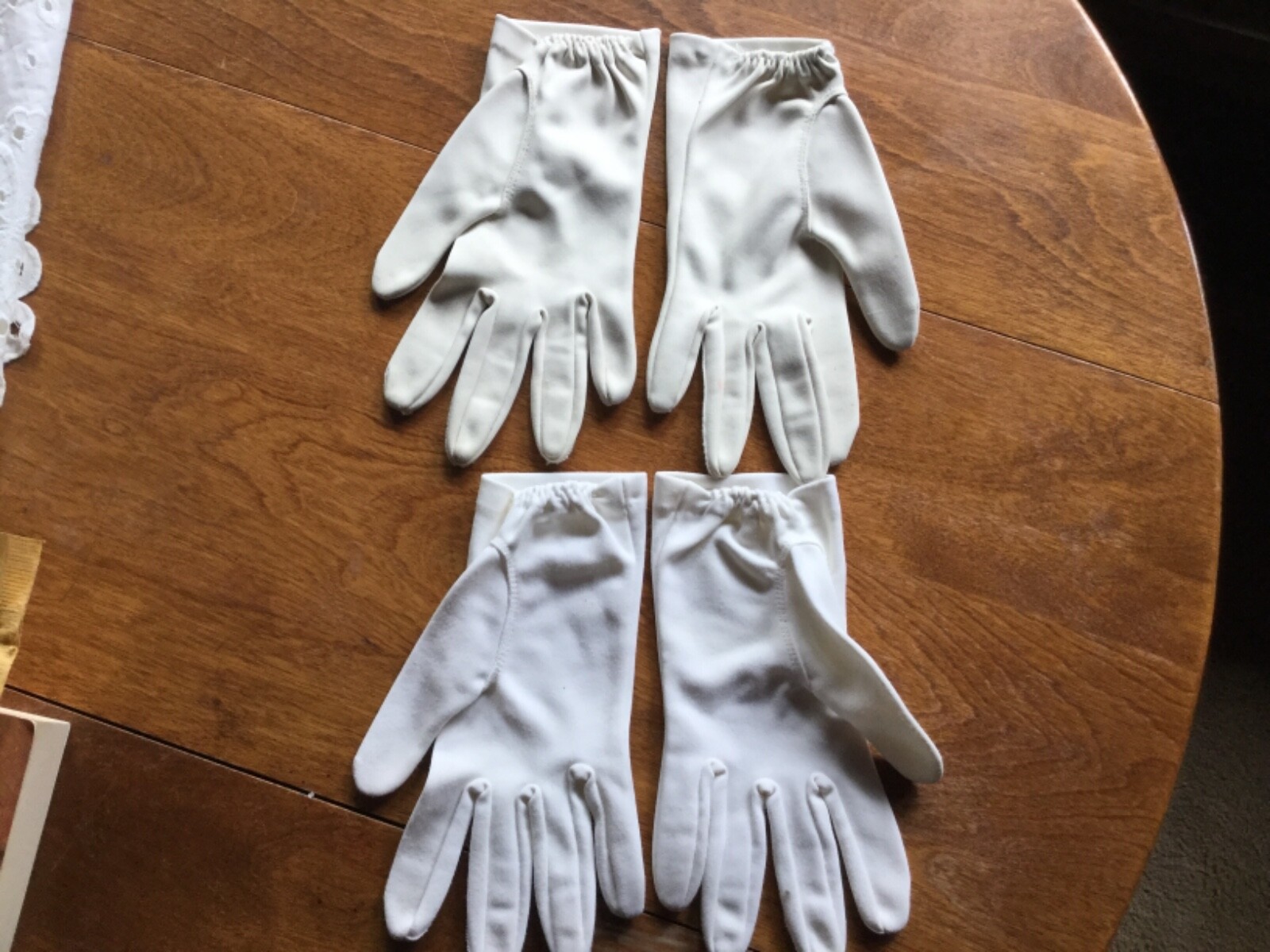 Lot of TWO VINTAGE LADIES GLOVES WHITE AND OFF WHITE 7 1/2
