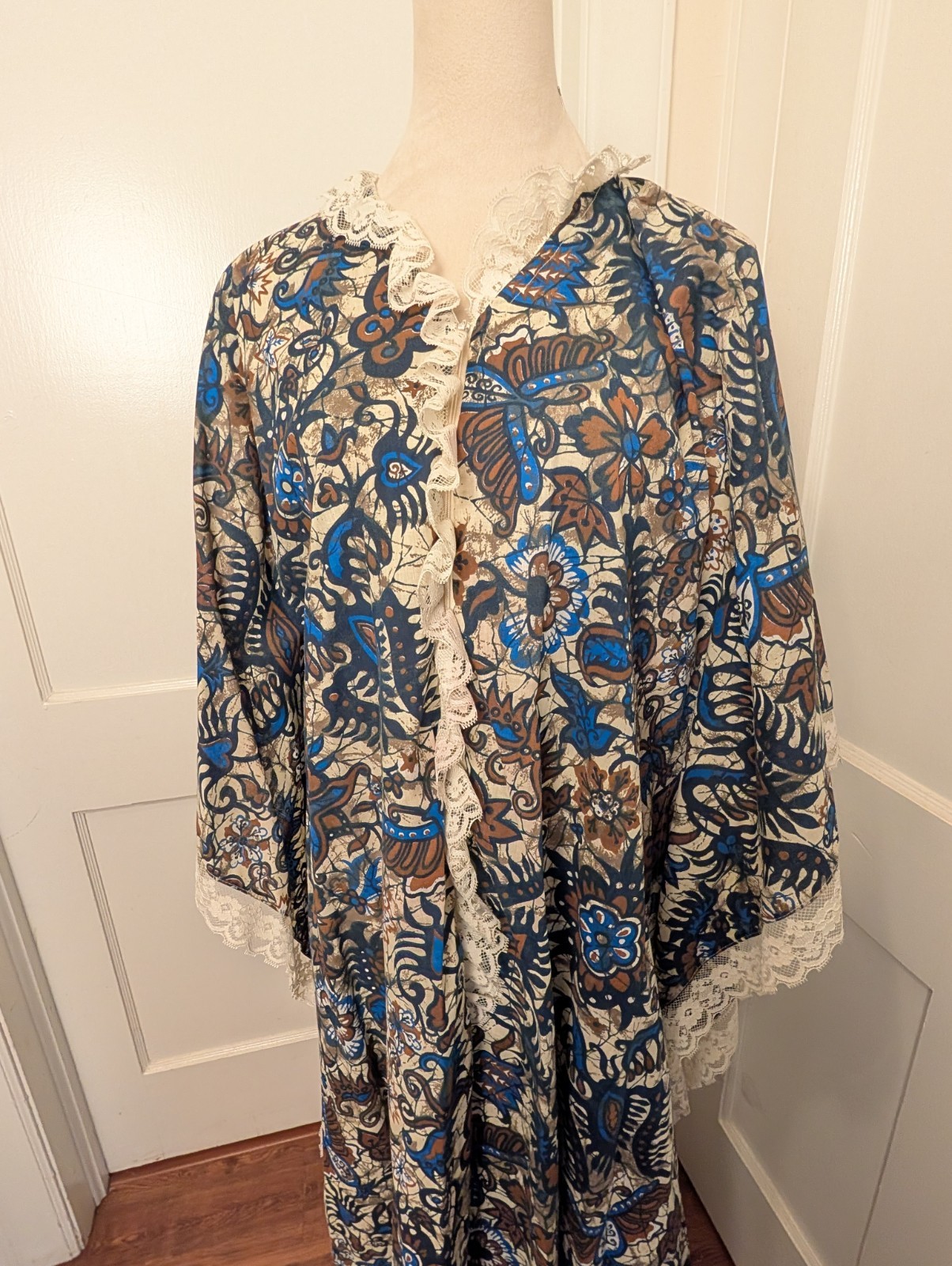 NWT*VTG 70’s Kaftan Maxi Dress-Polynesian Batik Print w/ Lace Trim-One Size
