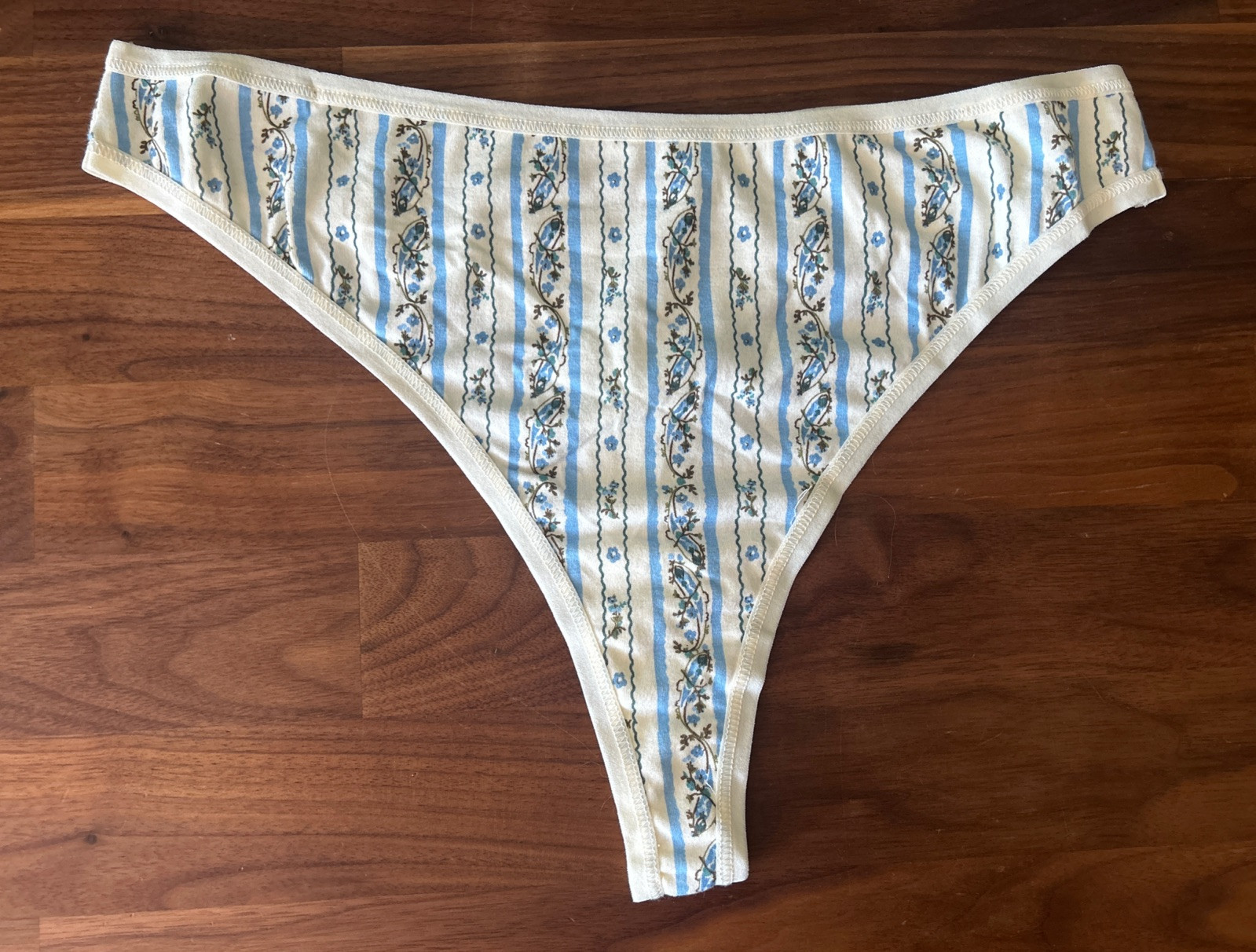 Vtg Gilligan O’Malley Intimates Cotton XL Bikini Panties Y2k Whale Tail Floral