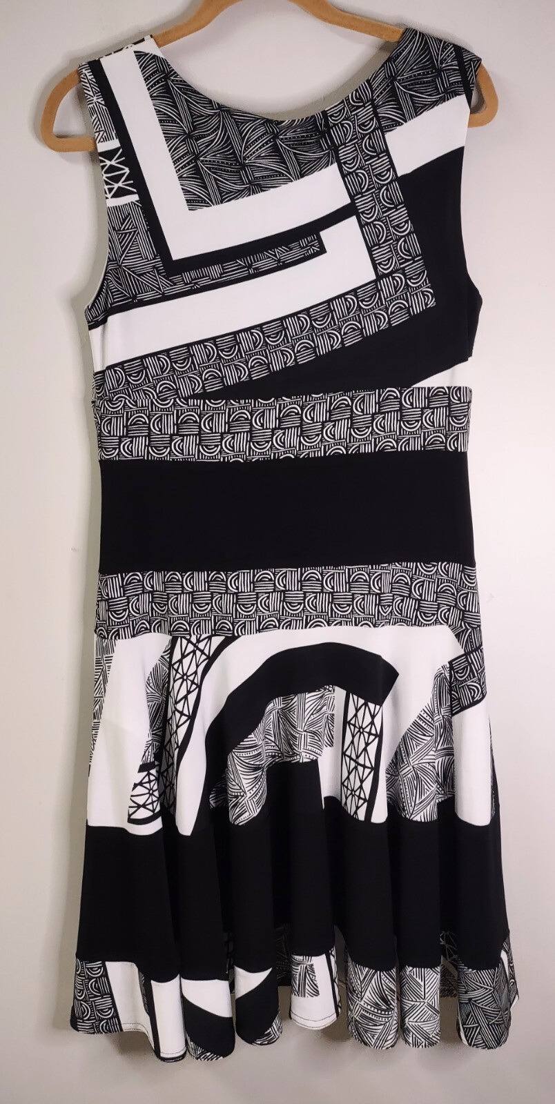 Joseph Ribkoff Vintage Black White Geometric Fit And Flare Dress Deep V-Neck 12