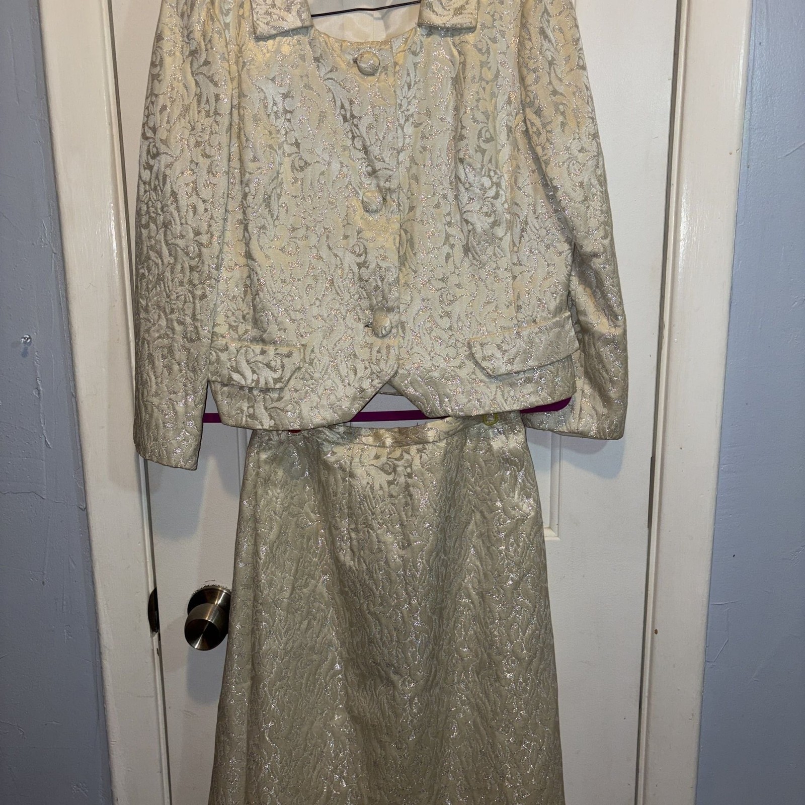 Vintage 1960s Jr. Theme New York Gold Floral Brocade 2-Piece Skirt Suit