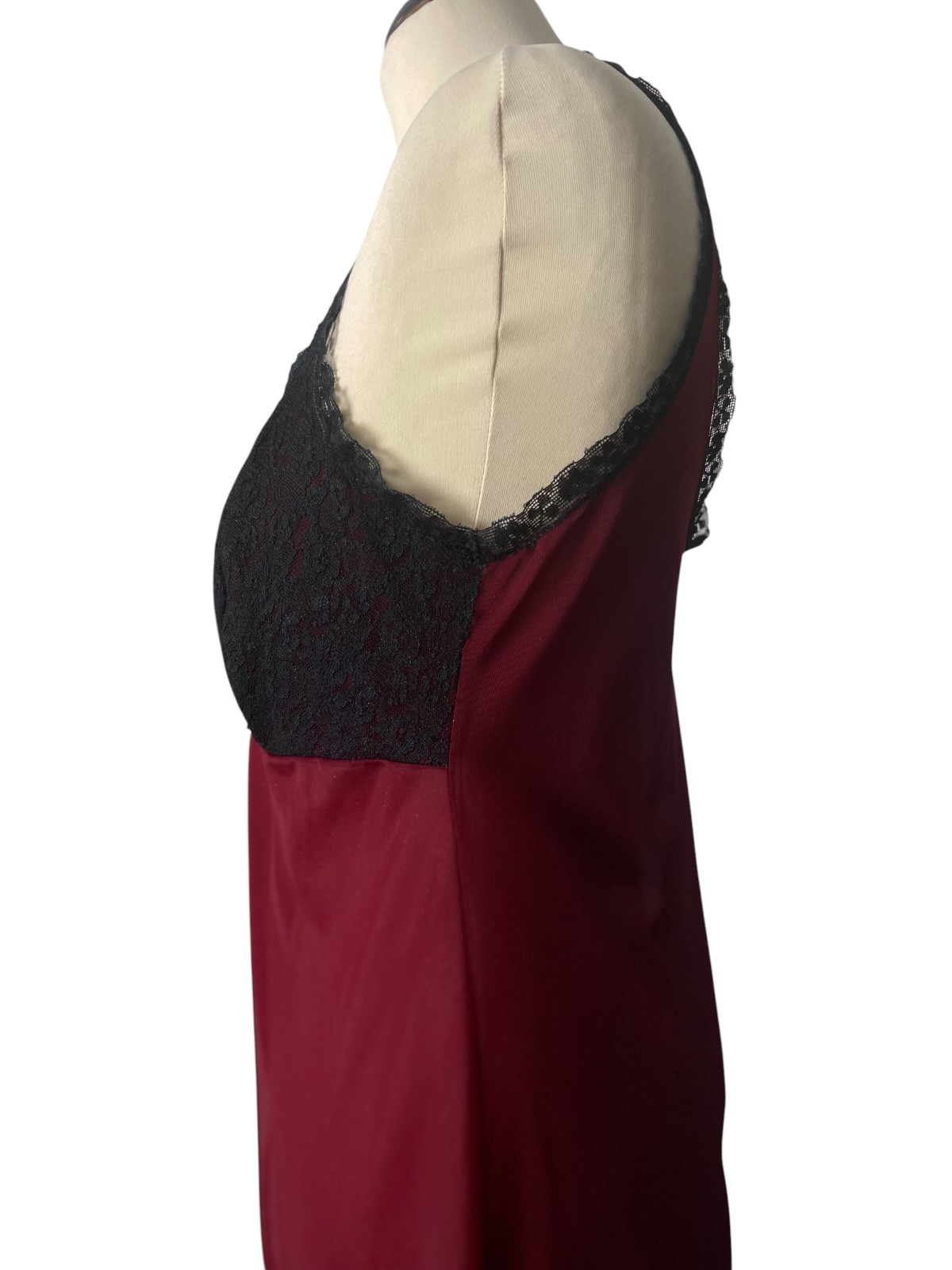 Vintage Full Slip for Women in wine red, with black lace bust and trim | Size M