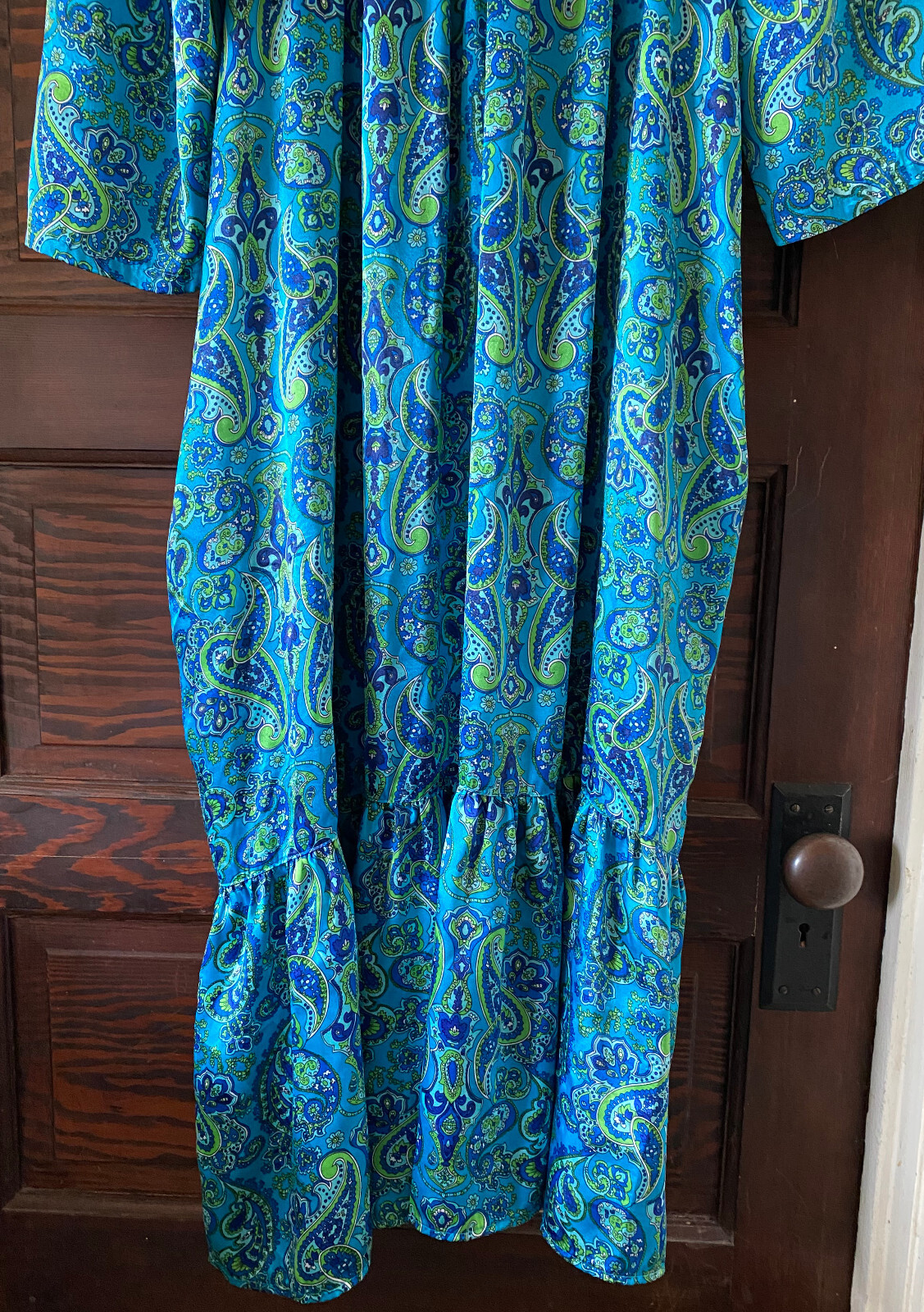 Vintage LIZZY B Women’s Nightgown Blue Green Satin Paisley 70’s Aprox Size M / L