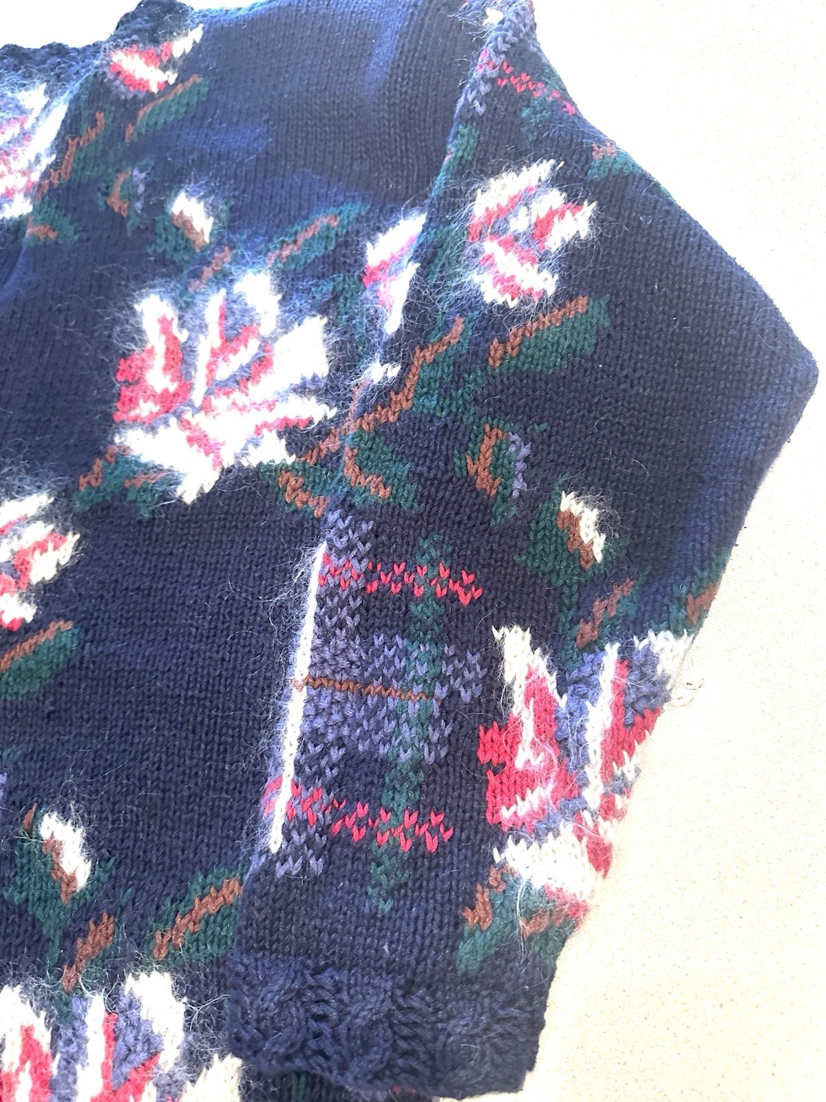 Vintage 80s Hand Knitted MOHAIR DESIGNER V-Neck Floral Sweater