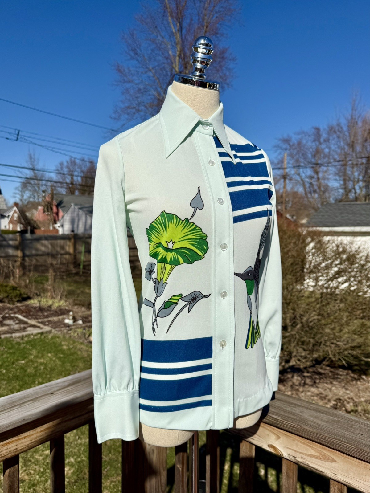 Vintage 70s Pale Blue Novelty Hummingbird Flower Print Button Down Blouse