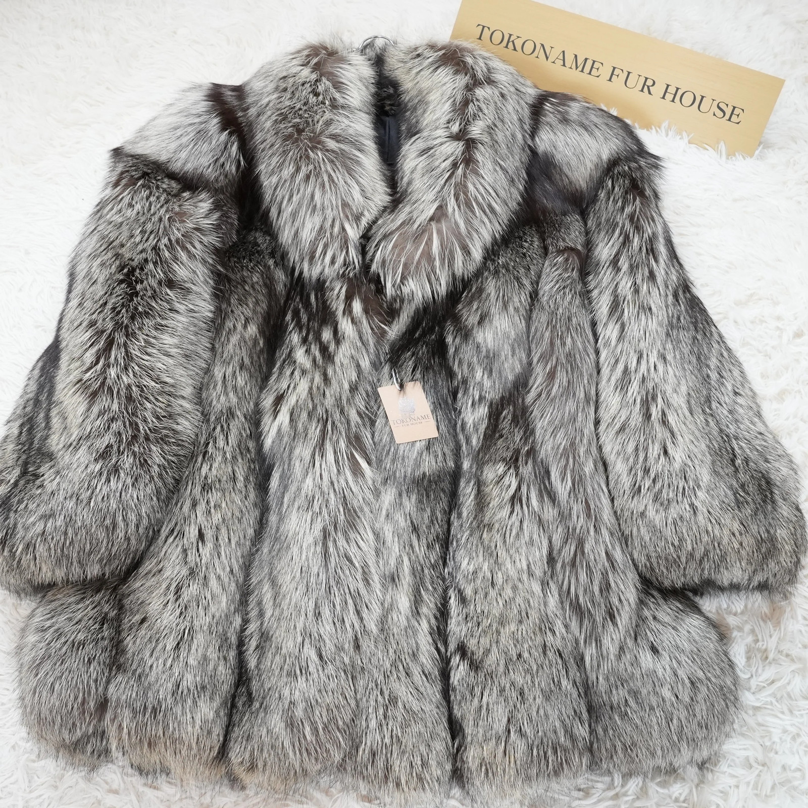 SAGA ROYAL FOX Silver Fox Coat – Genuine Vintage Fur From Japan