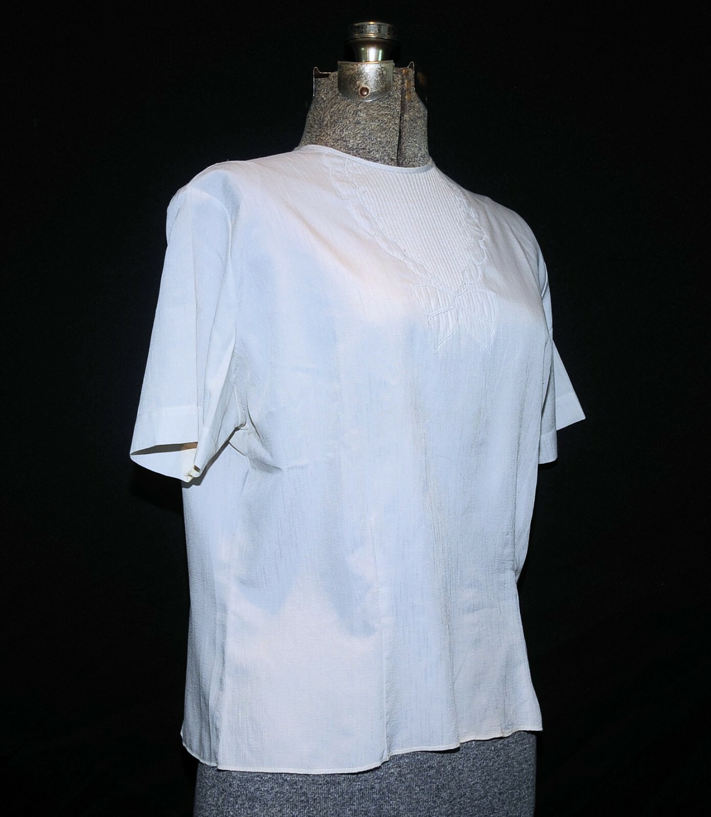 VTG 50’s 60’s Pale Gray Silk Blend Blouse 'Bow’ Pleating Detail at Neckline MED