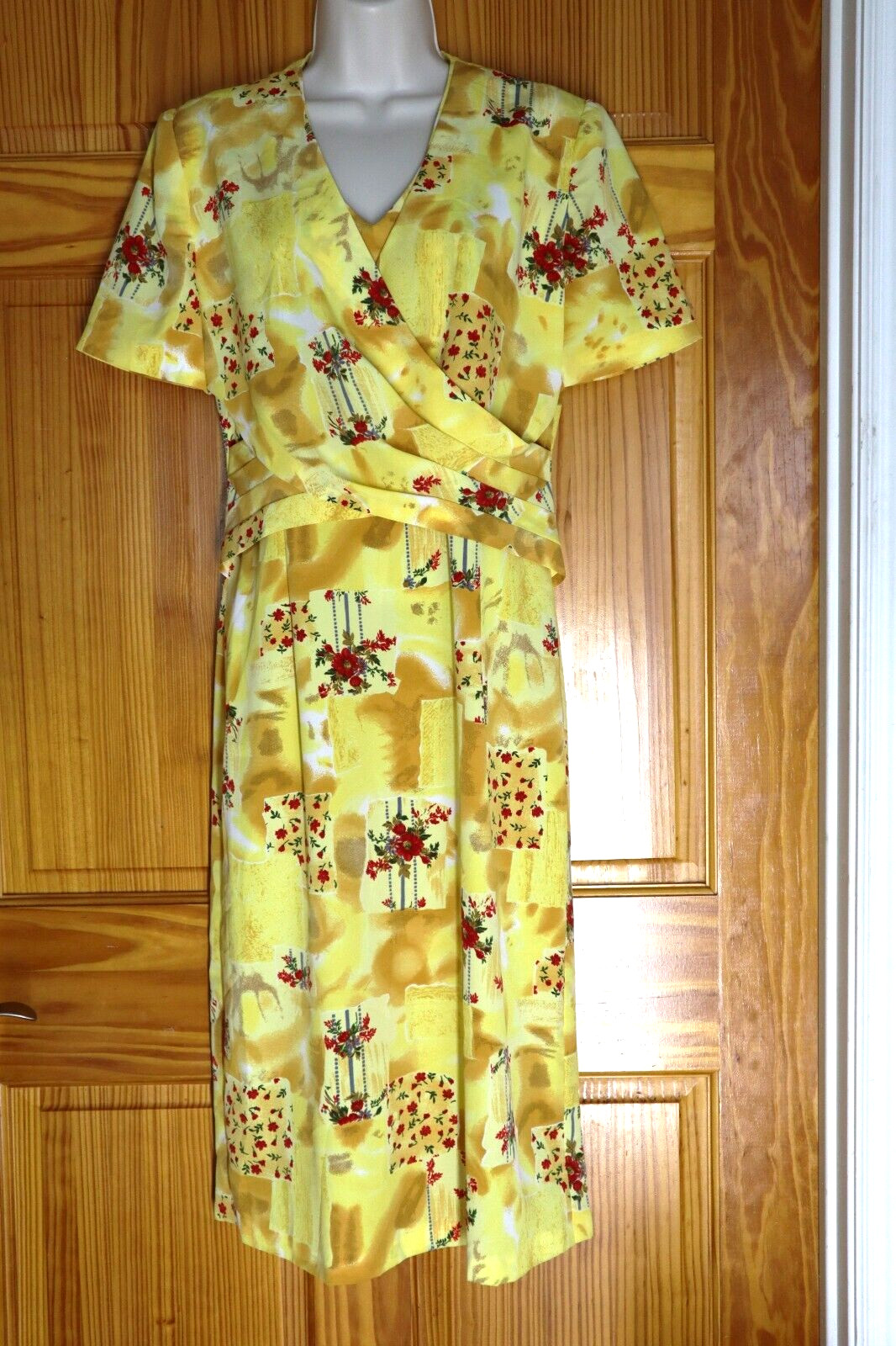 Vintage 90s short sleeve floral yellow dress size S (check measurements)
