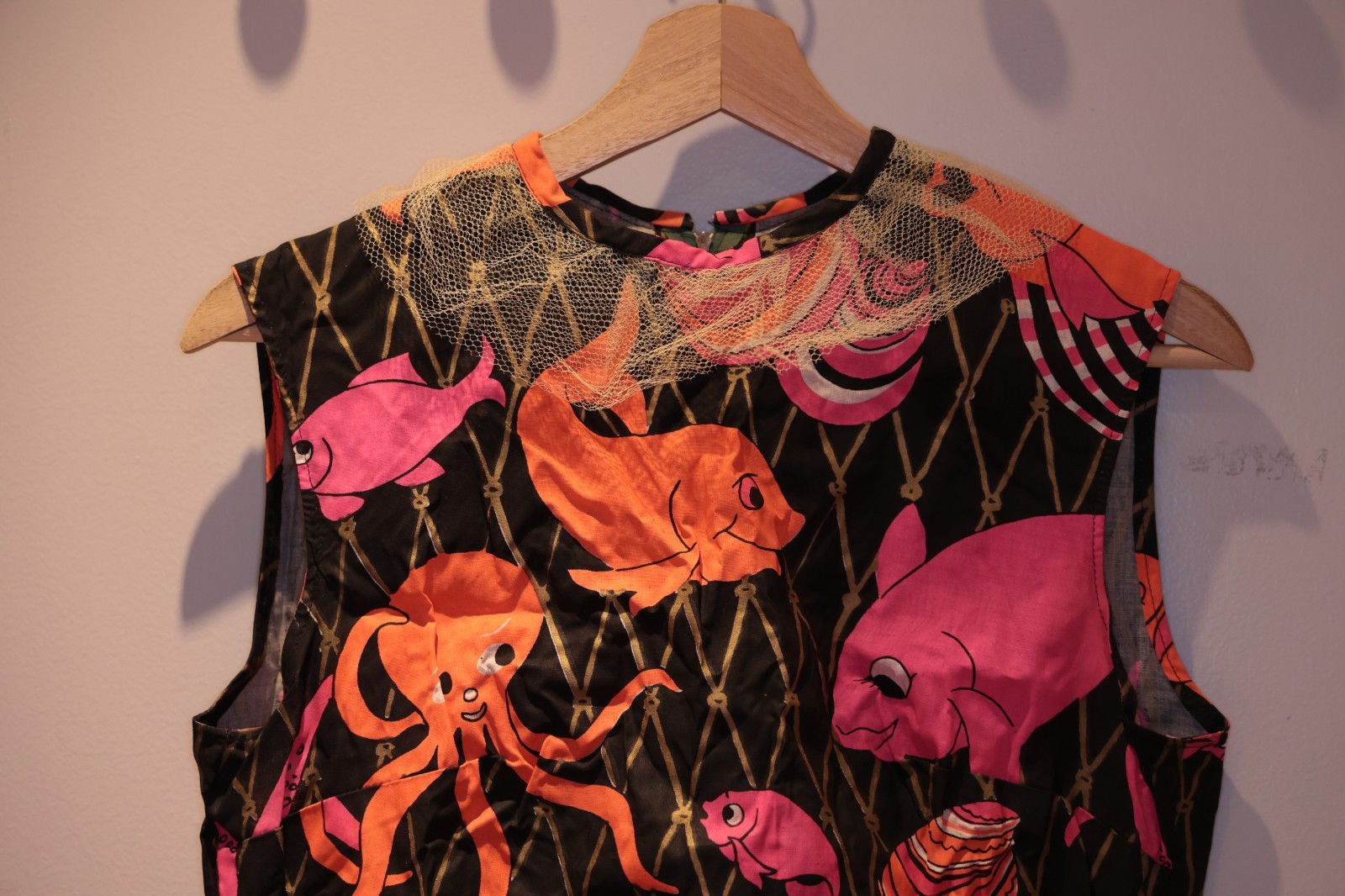 Vintage Sleeveless Dress Fish Octopus Sea Black Gold Pink Orange S/M *** RARE