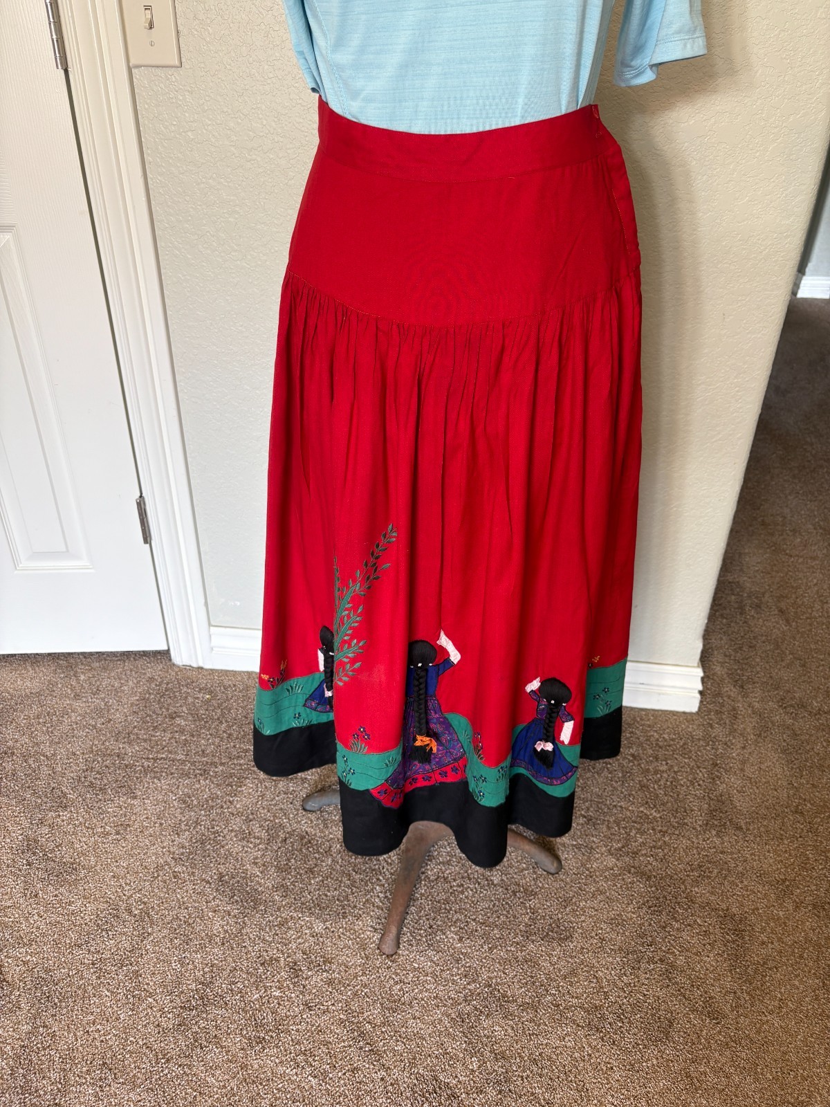 RARE Vintage René Derhy Paris Skirt w Embroidered Spanish Dancers & Accents L