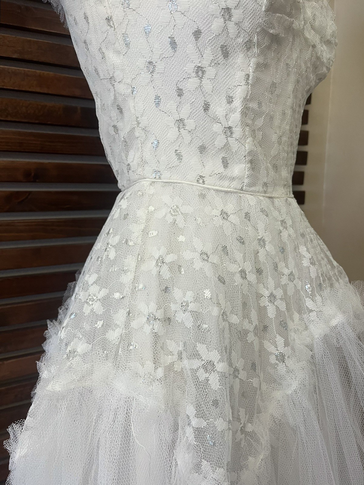 1950s Vintage White & Metallic Silver Tulle Layered Prom Wedding Dress Gown