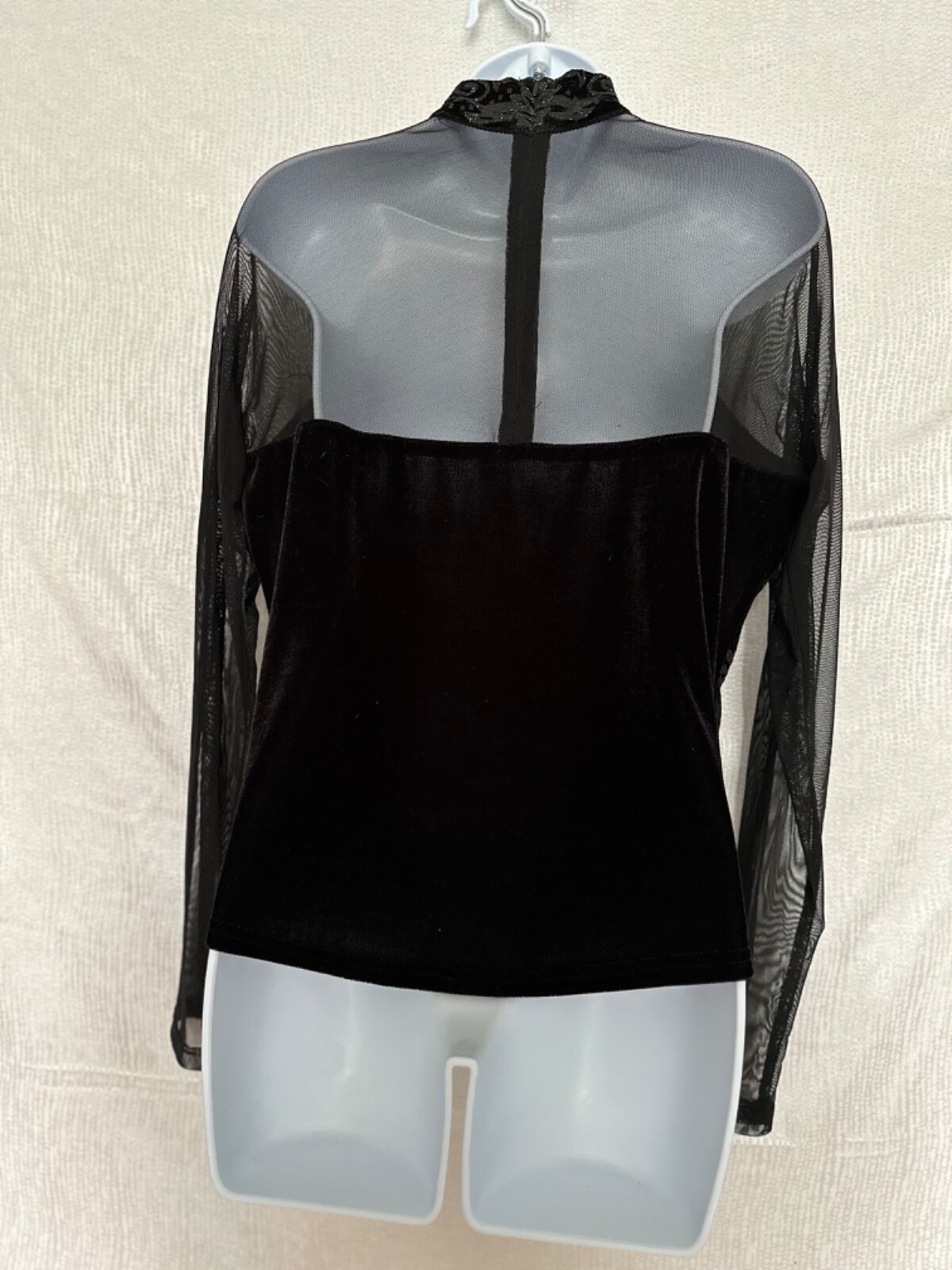 Niki Livas vintage stunning velvet w/ silver glitter design blouse, cutout hem