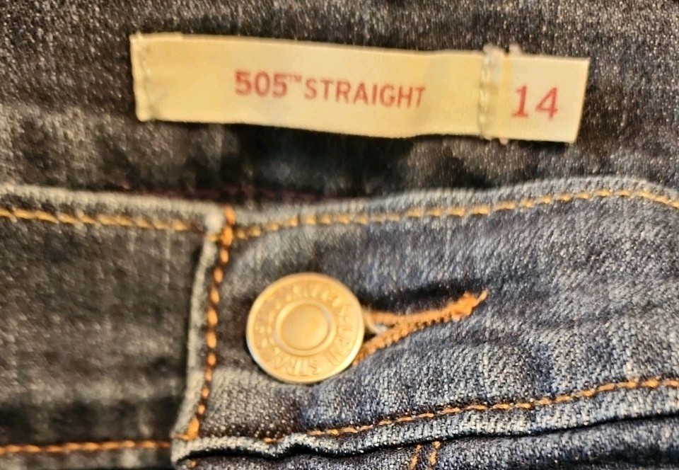 Pre-Owned – Women’s Levi’s 505 Straight Jeans – 14 L – Free Ship!