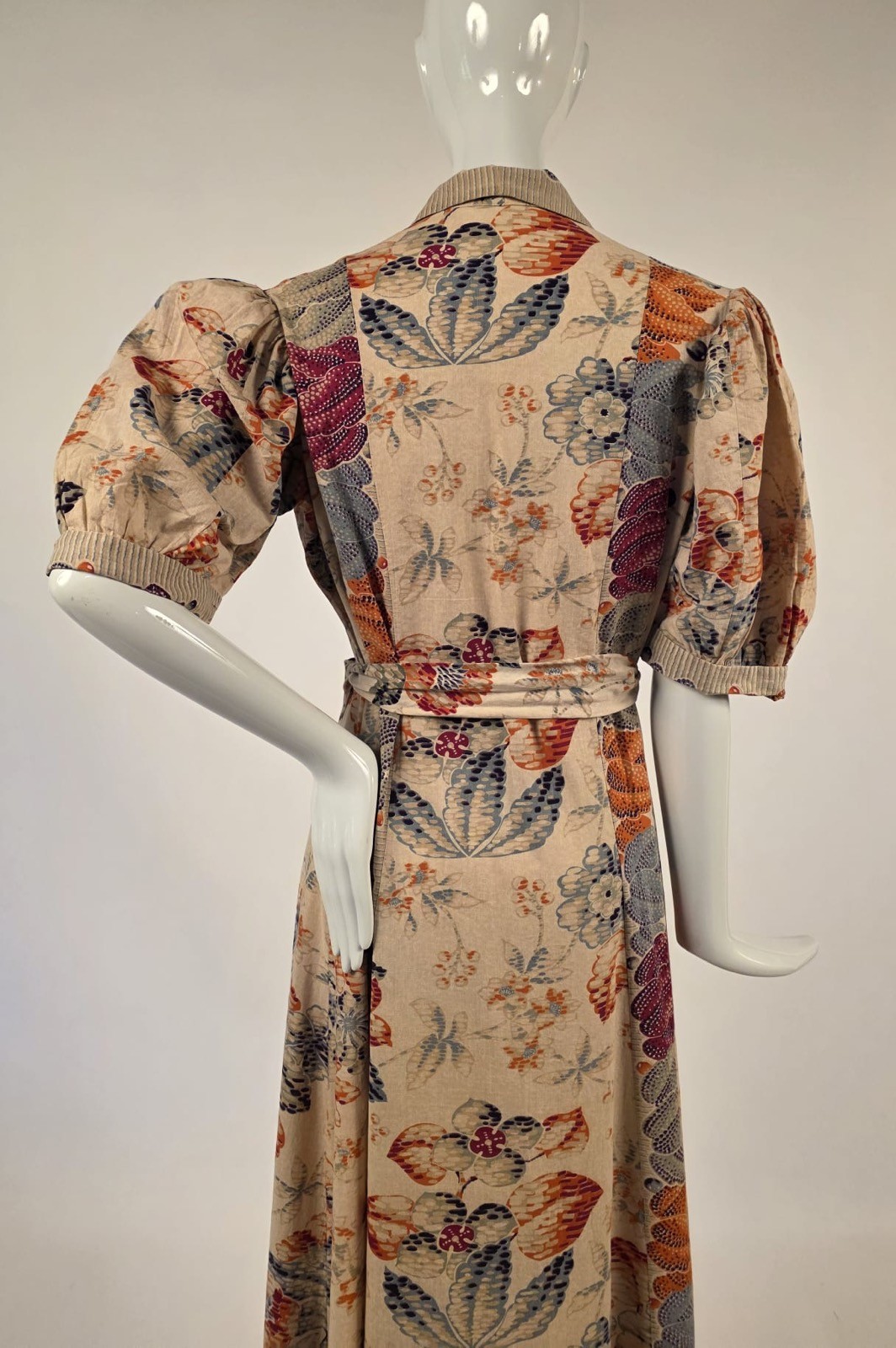 1930’S UNUSUAL BATIK STYLE FLORAL STRIPE PRINT COTTON SUMMER DRESS W BELT