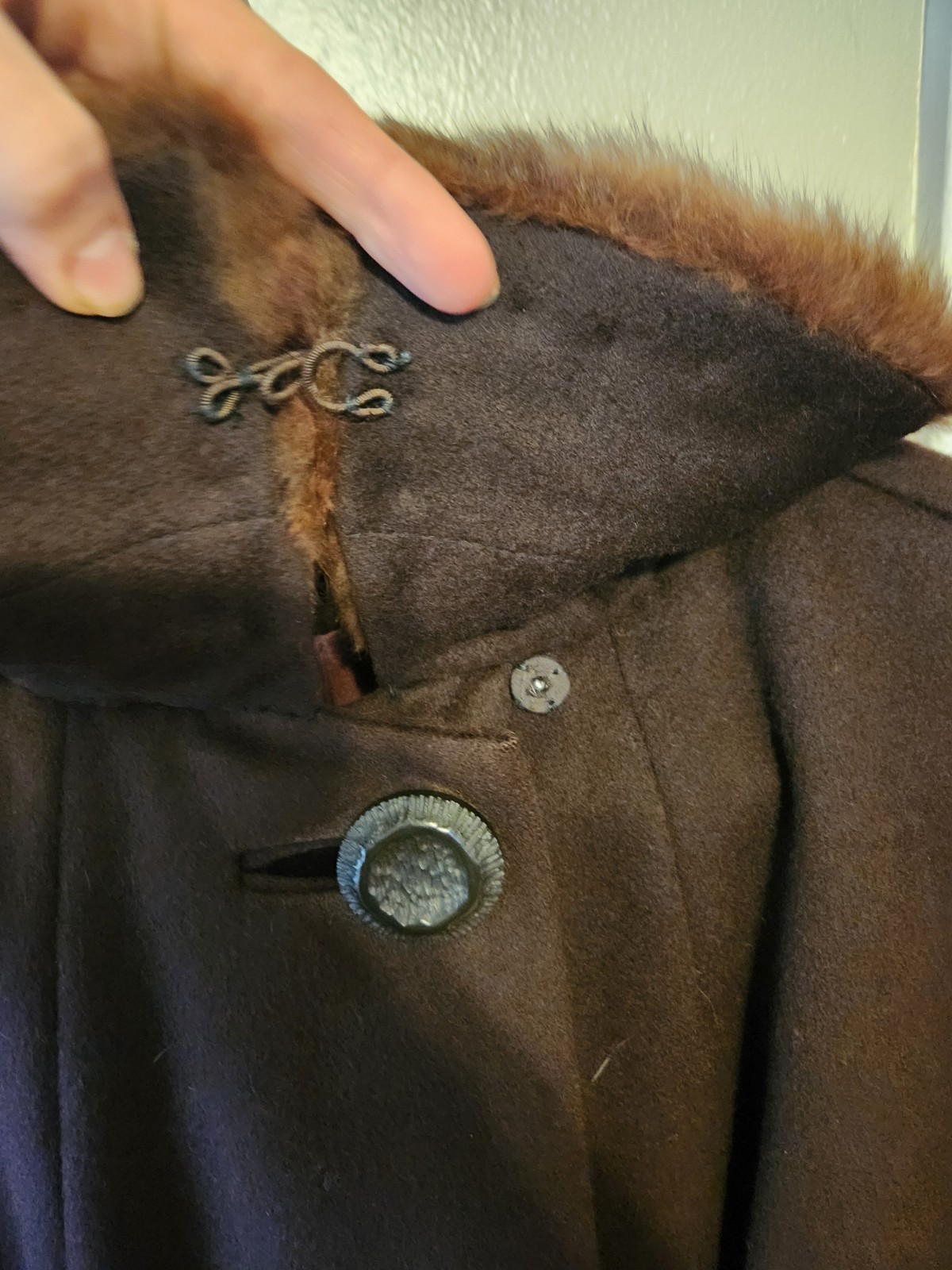 Vintage Brown Wool Coat with Satin Lining and Fur Collar, Workers Union Label