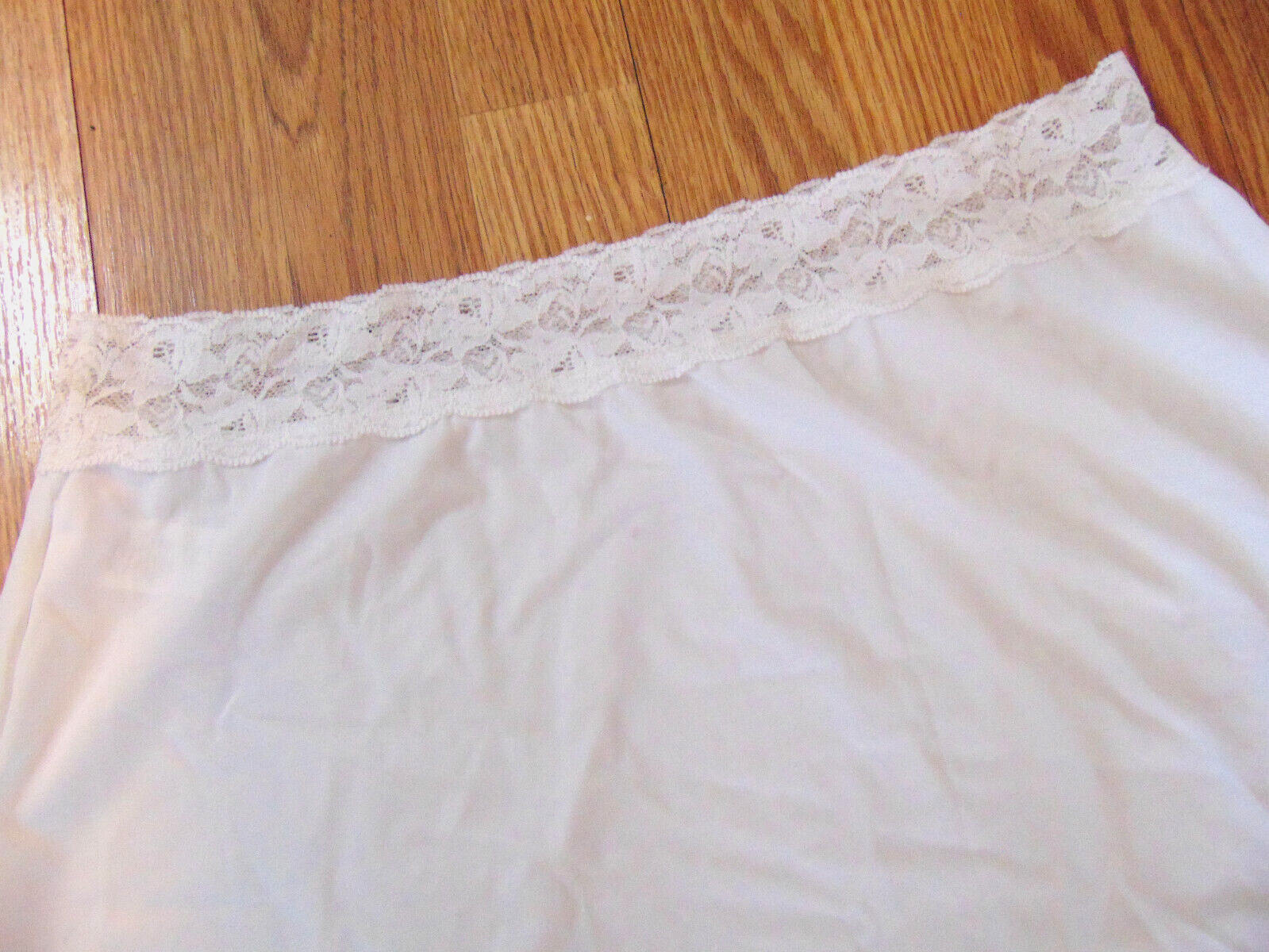 Vassarette 25″ long Half Slip w White Nylon Elastic Lace Waistband 11073 Large