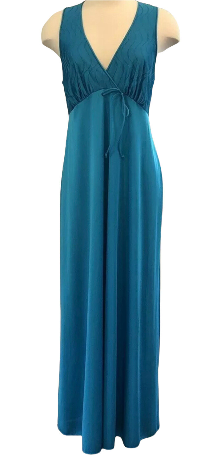 JC Penney Women’s Medium Teal Long Nightgown Nylon Antron III Polyester USA
