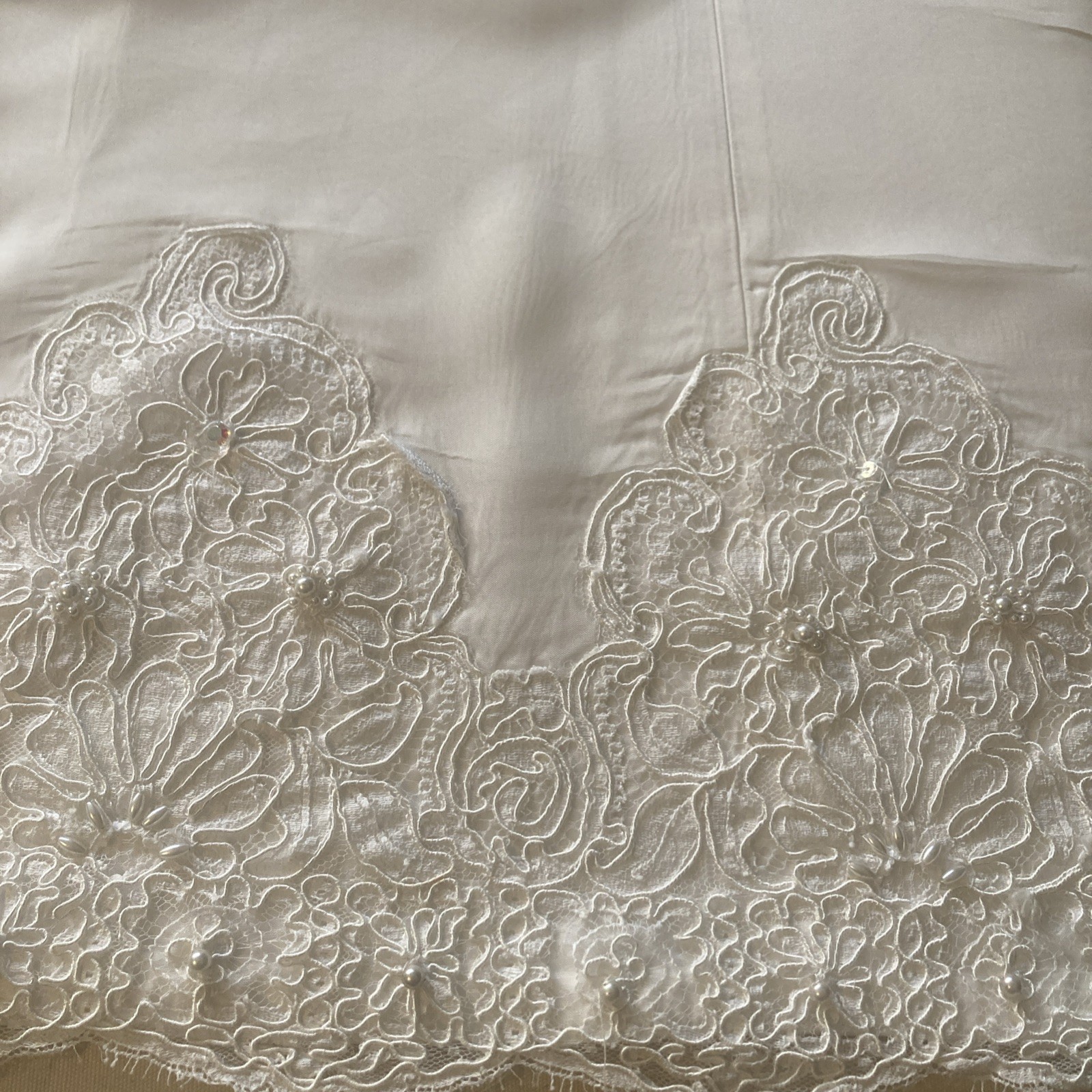 Vintage Custom Handmade Wedding Dress w/ Train & Veil – 1960s