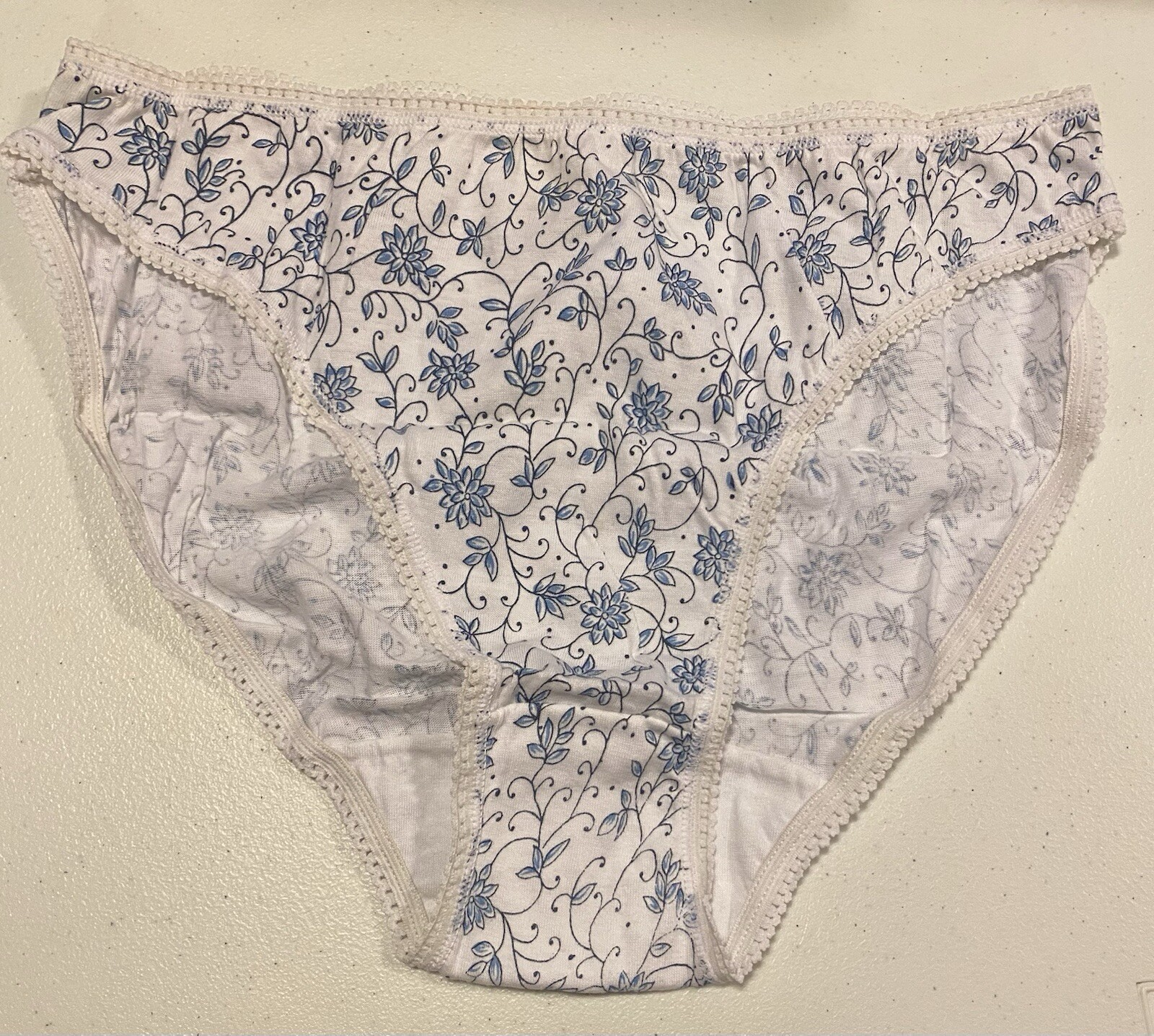 VTG Kiss Club Collection SaraMax 3 Pair Bikini Pack Size M RN# 86752; NOS