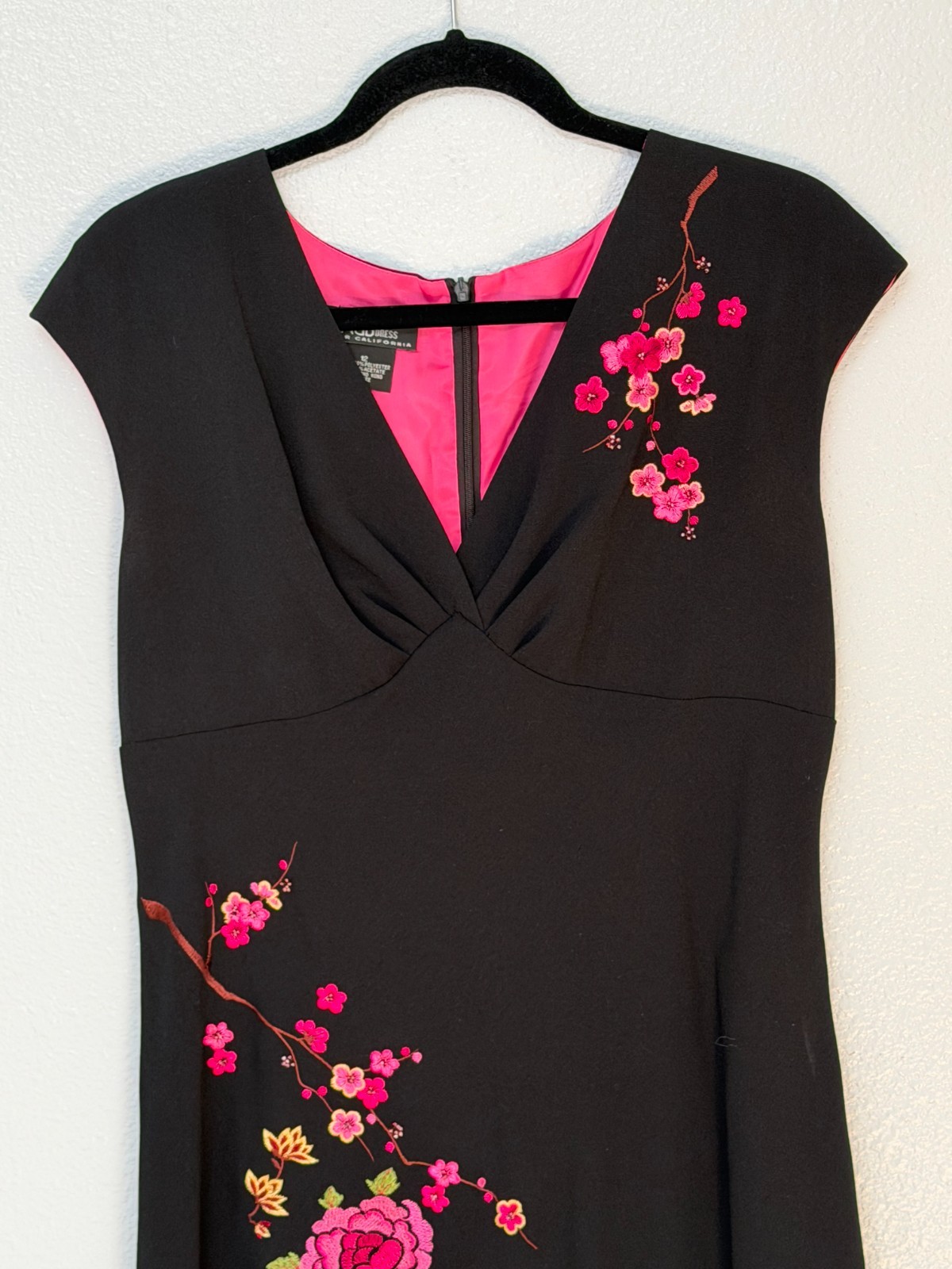 Vintage AGB Black Floral Embroidered Maxi Dress V Neck Sleeveless Bodycon Pro