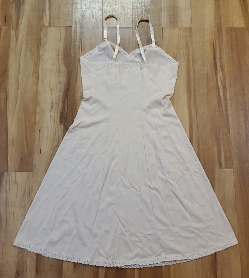 VTG Sears The Doesnt Slip Nylon Anti Cling Beige Full Slip Lace Trim Women Sz 38