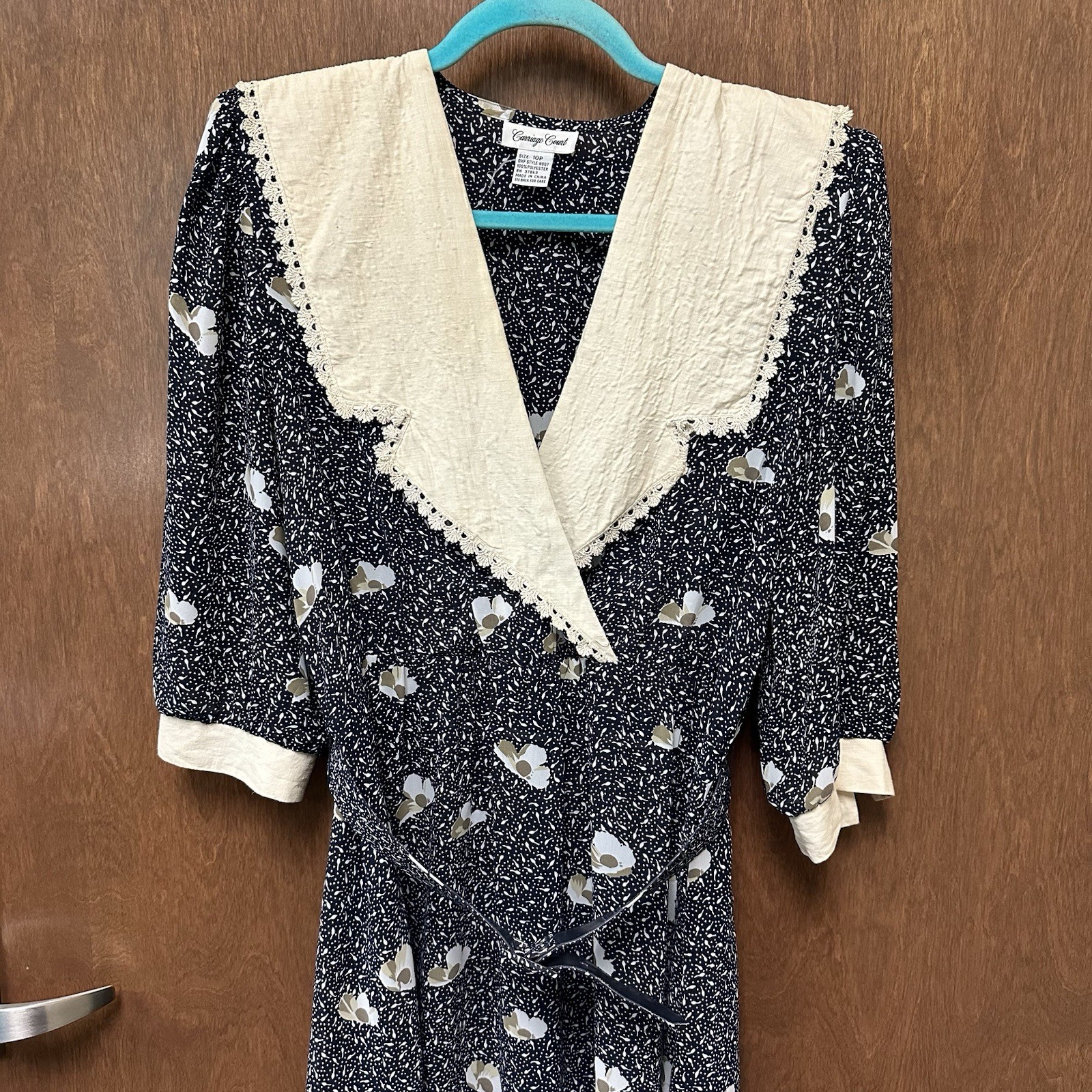 Vintage 80s Carriage Court Dress Sz 10P Portrait Collar Modest Peasant