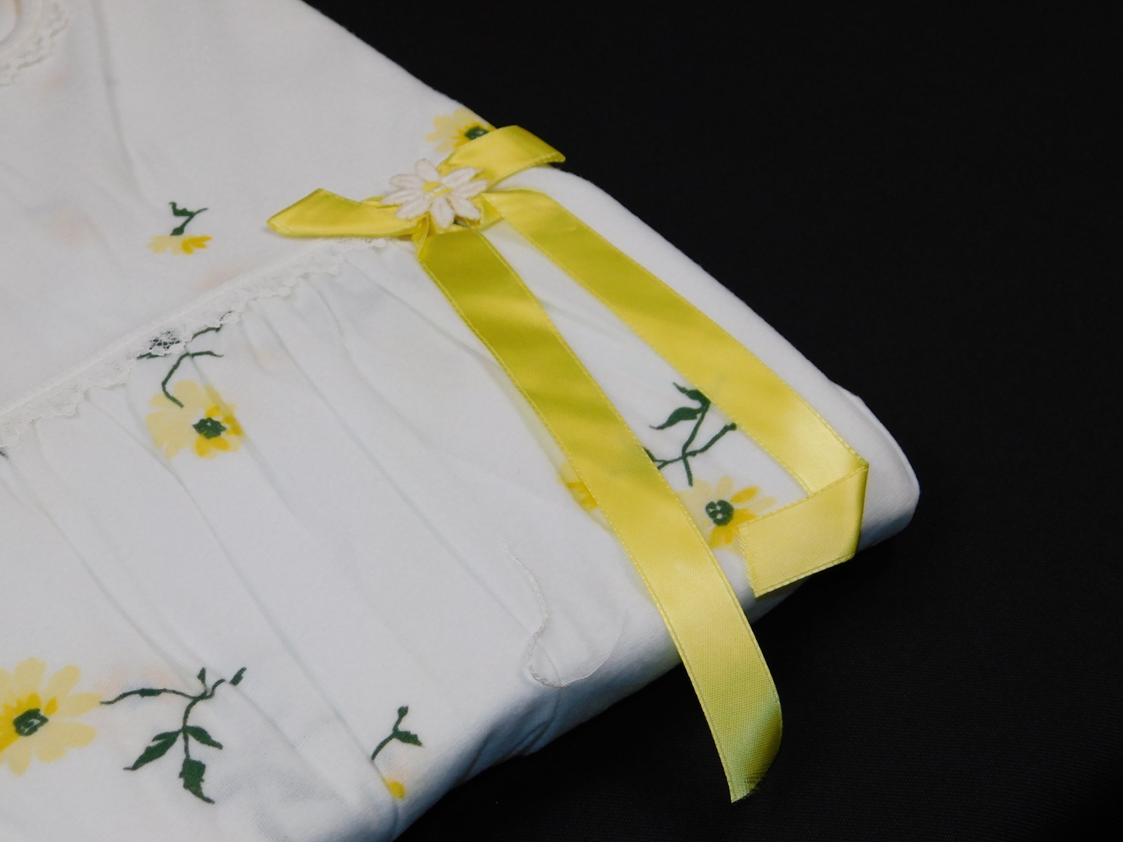 NIP Girl’s 2 Pcs Vtg Sears 1960’s White & Yellow Flowers Pajamas Sz 12
