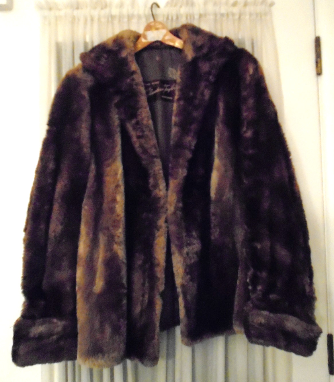 1950’s LADY’S FUR COAT Medium Brown Mouton Stroller Schroeder& Taylor Fine Furs