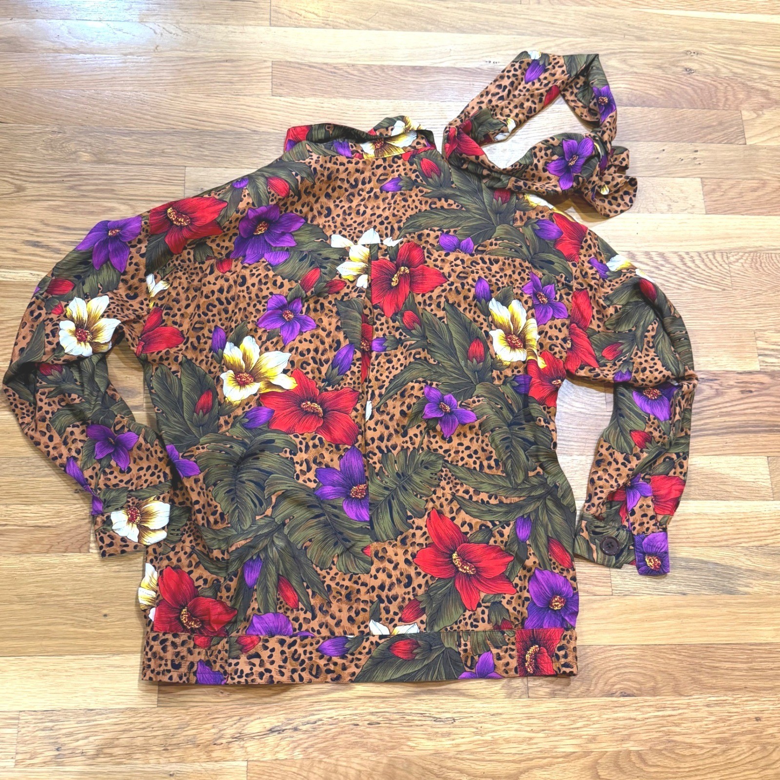 SK & Company Vintage Leopard Floral Rayon Tie Neck Button Up Jacket Womens 10