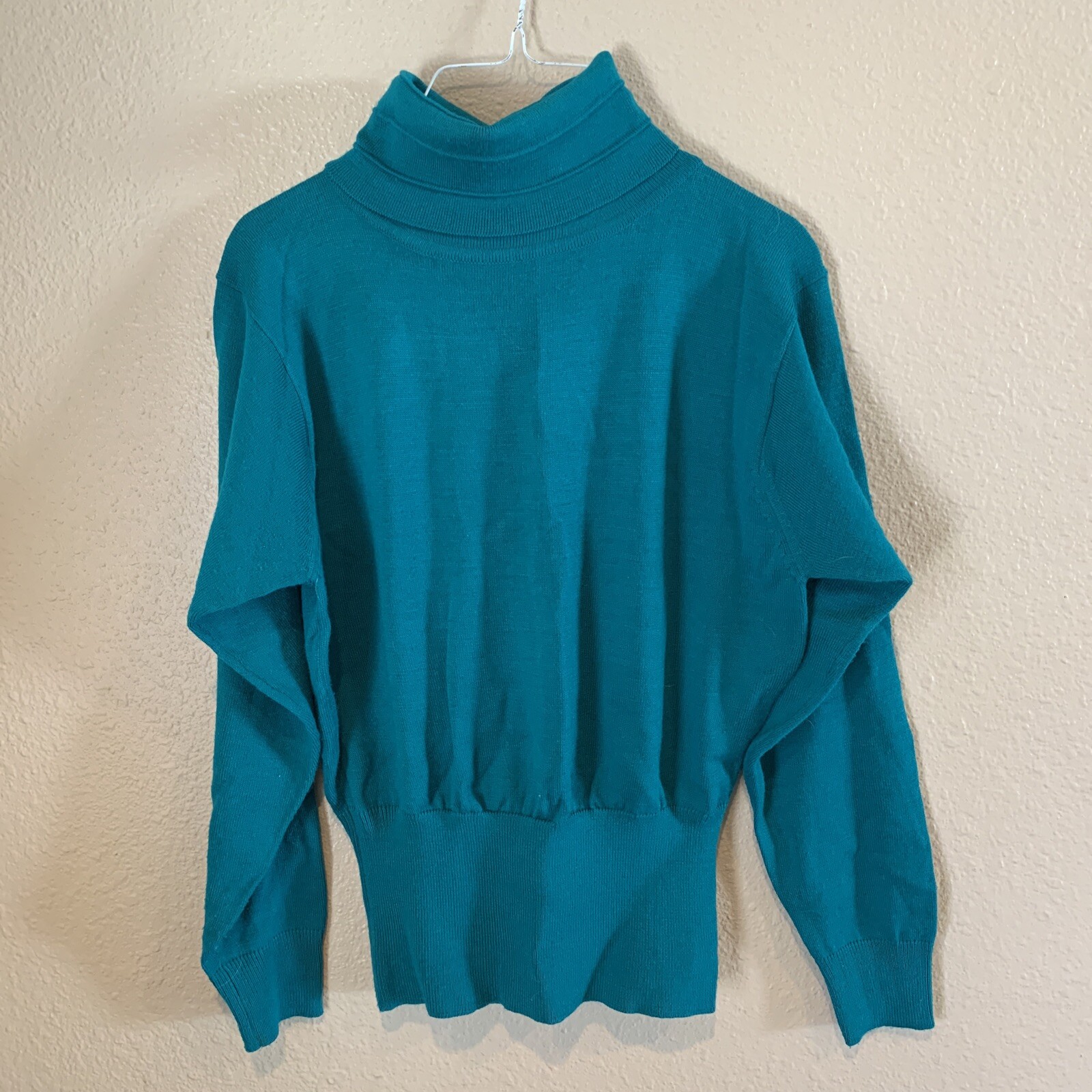 Vintage 80s 90s Green Snuggler Seattle Ski Wear Pullover Turtle Neck Medium