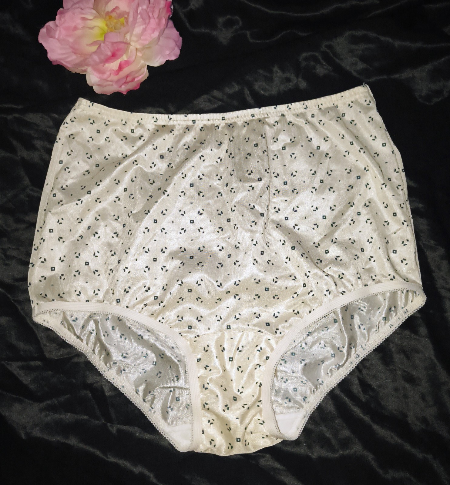 Vintage VANITY FAIR Geometric Print Full Brief Granny Panties Size 6/Medium