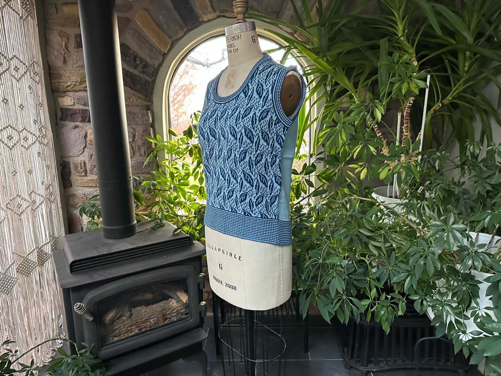 Vintage 1970s 2 Tone Blue Scoop Neck Sweater Knit Vest Sweater Bee Banff