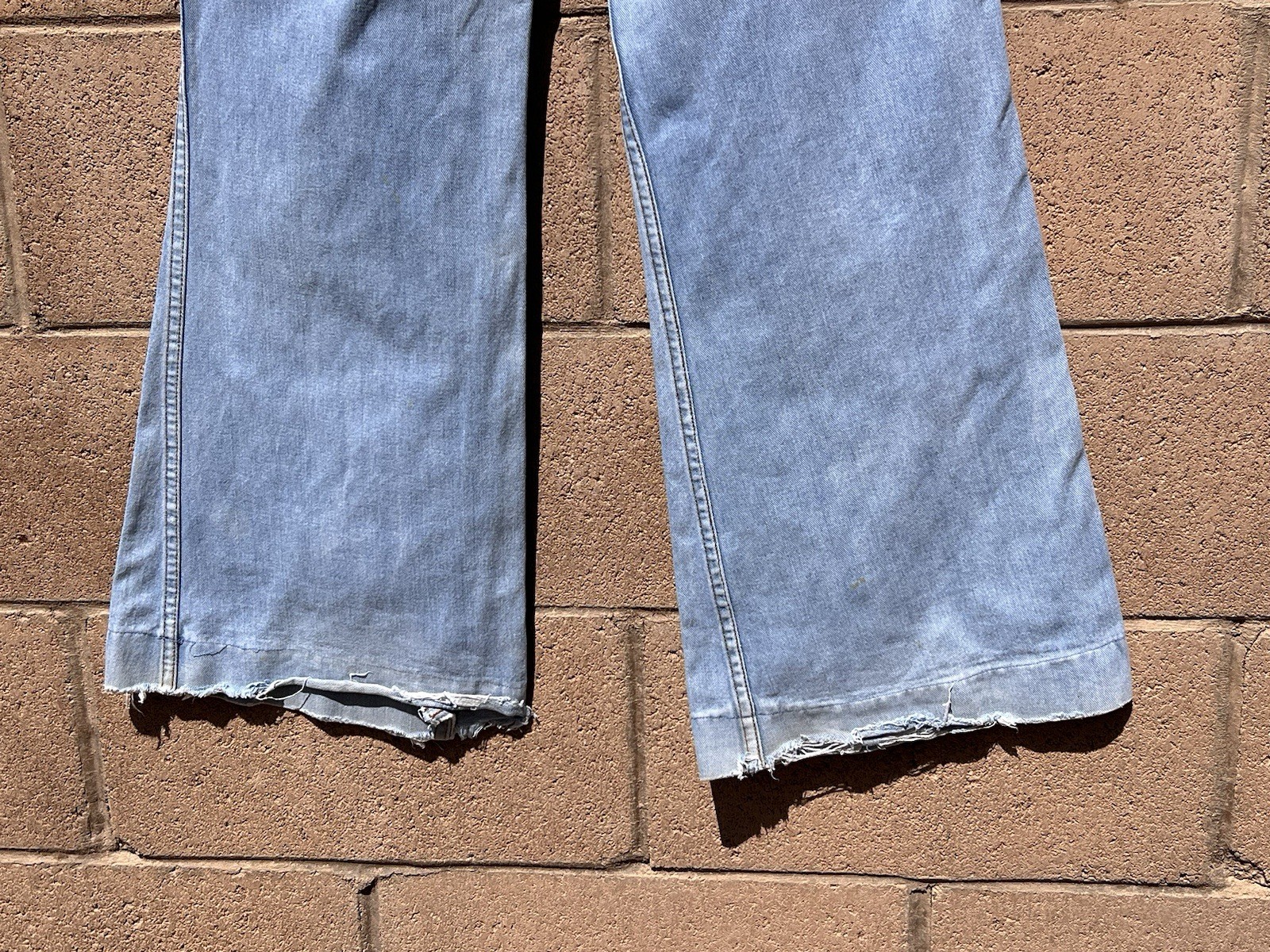 VINTAGE BELTED BELL BOTTOM JEANS LIGHT WASH 30”X31”