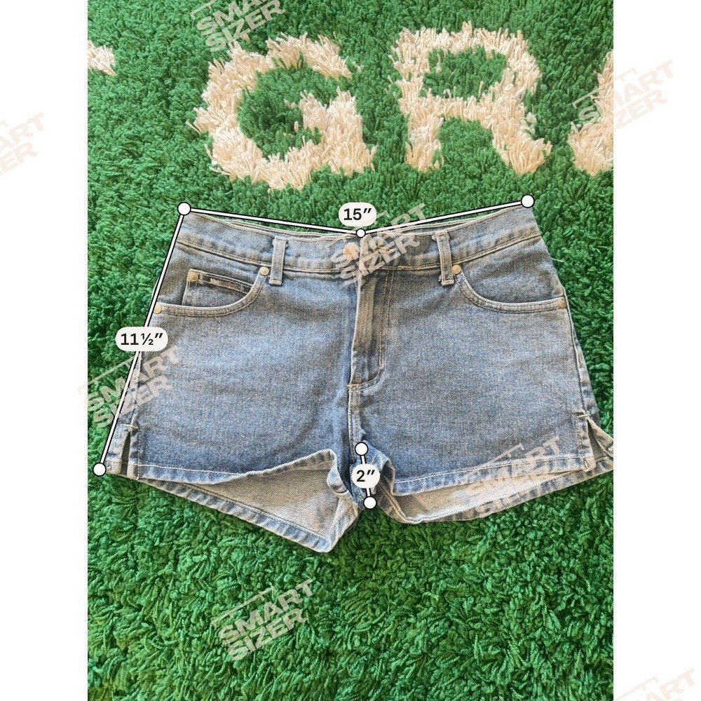 Blue Asphalt Womens Low Rise Denim Shorts Medium Wash Blue Size 5 90s Y2K Style