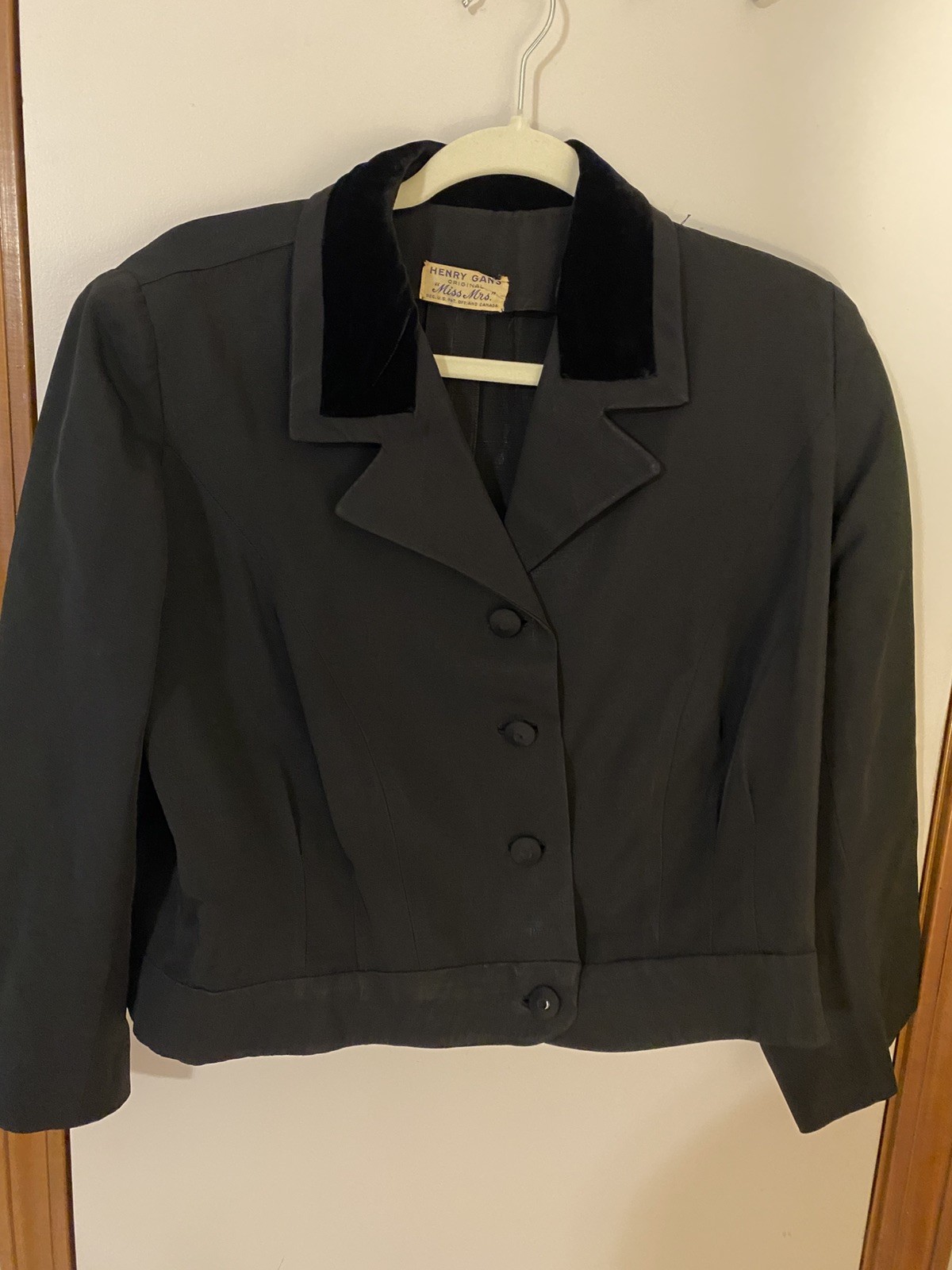 HENRY GANS VINTAGE BLACK Suit Coat 1930’ Or 1940’s. Velvet Like Collar