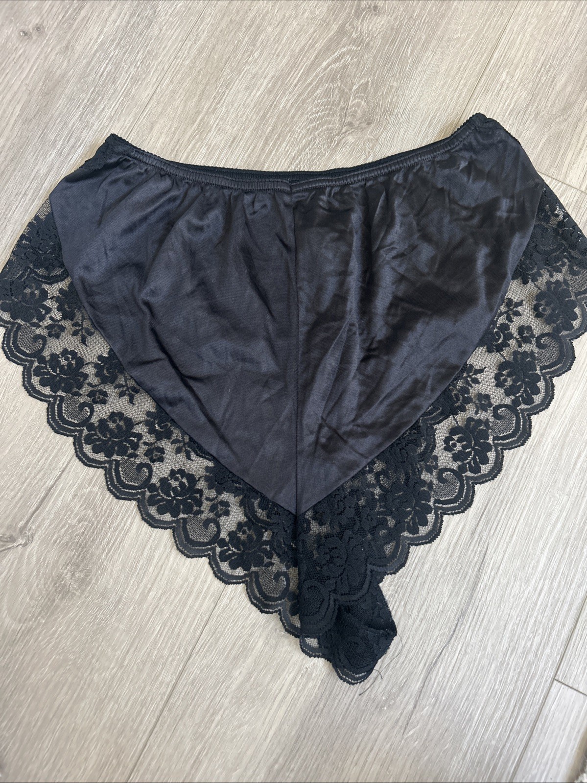 Vintage Maidenform Chantilly Panties Black Lace Trim Women’s Size 6 Underwear