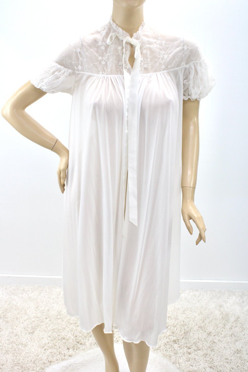 Vintage Vanity Fair Peignoir House Coat Robe Super Soft Nylon sz 32 S