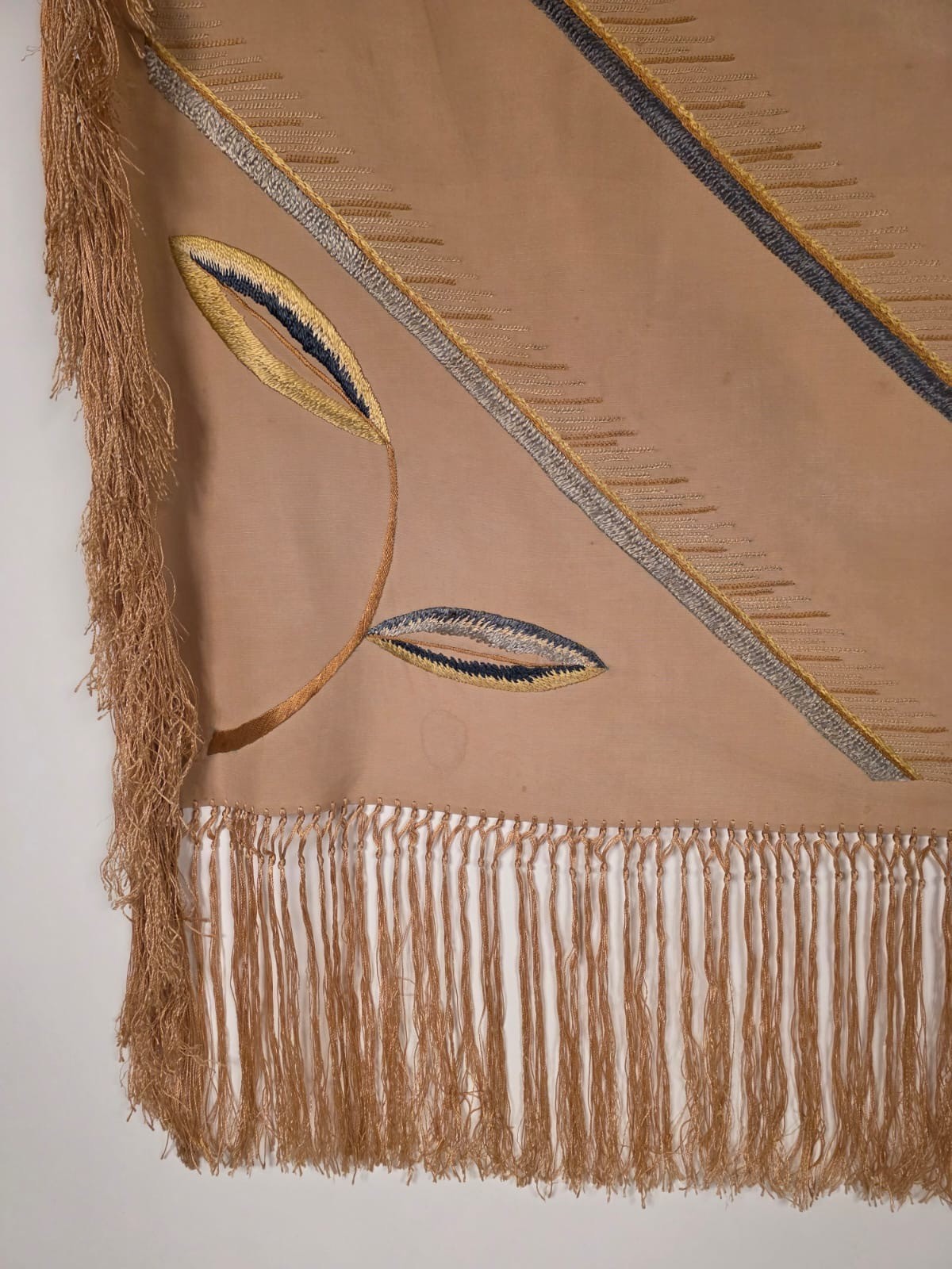 ANTIQUE 1920’S HAND EMBROIDERED SILK SHAWL FOR DRESS W LONG SILK FRINGE EDGES