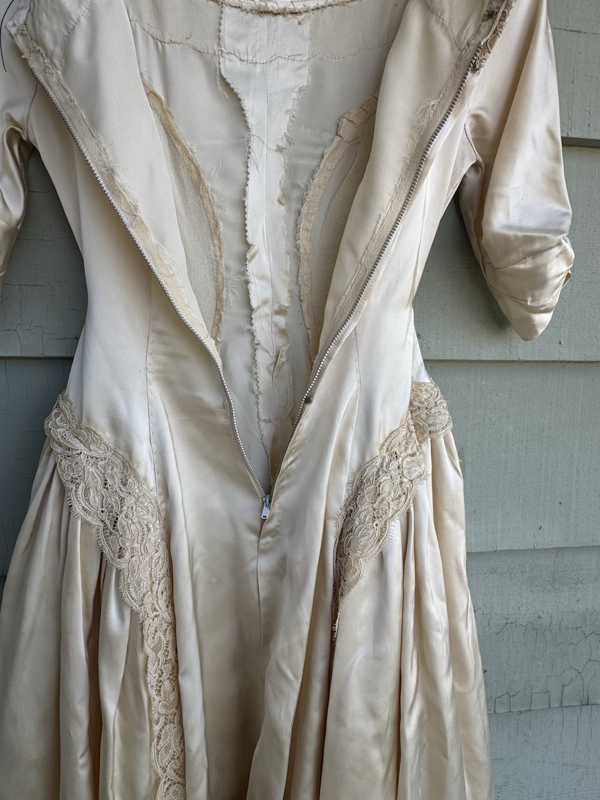 Vtg 40/50’s Satin Wedding Dress Beige Cream Lace Size 2 ? Lace Sequins 22” Waist