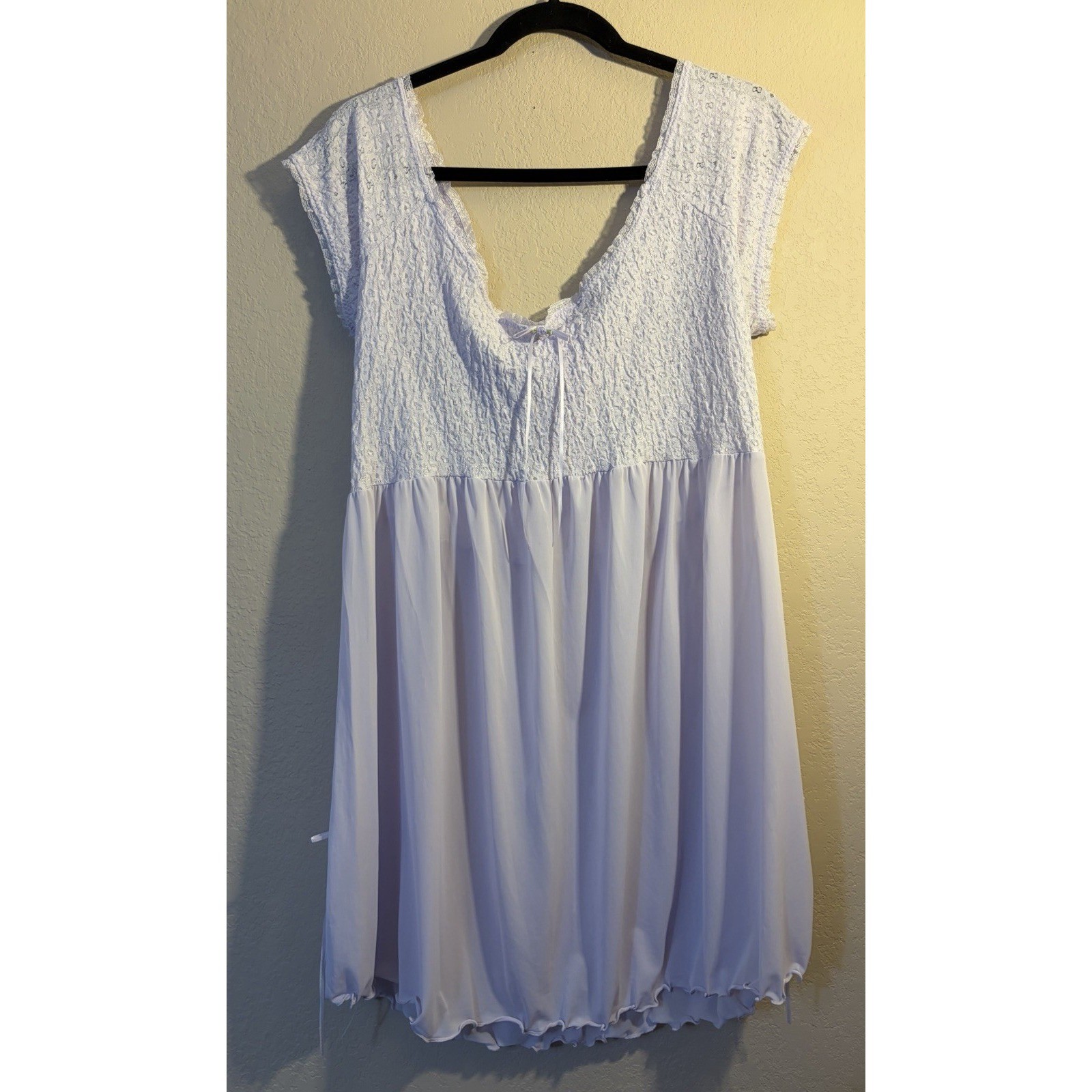 Vintage Violets & Roses 80s Liquid Silk Nylon Nightgown Lace Bodice Lavender Sz