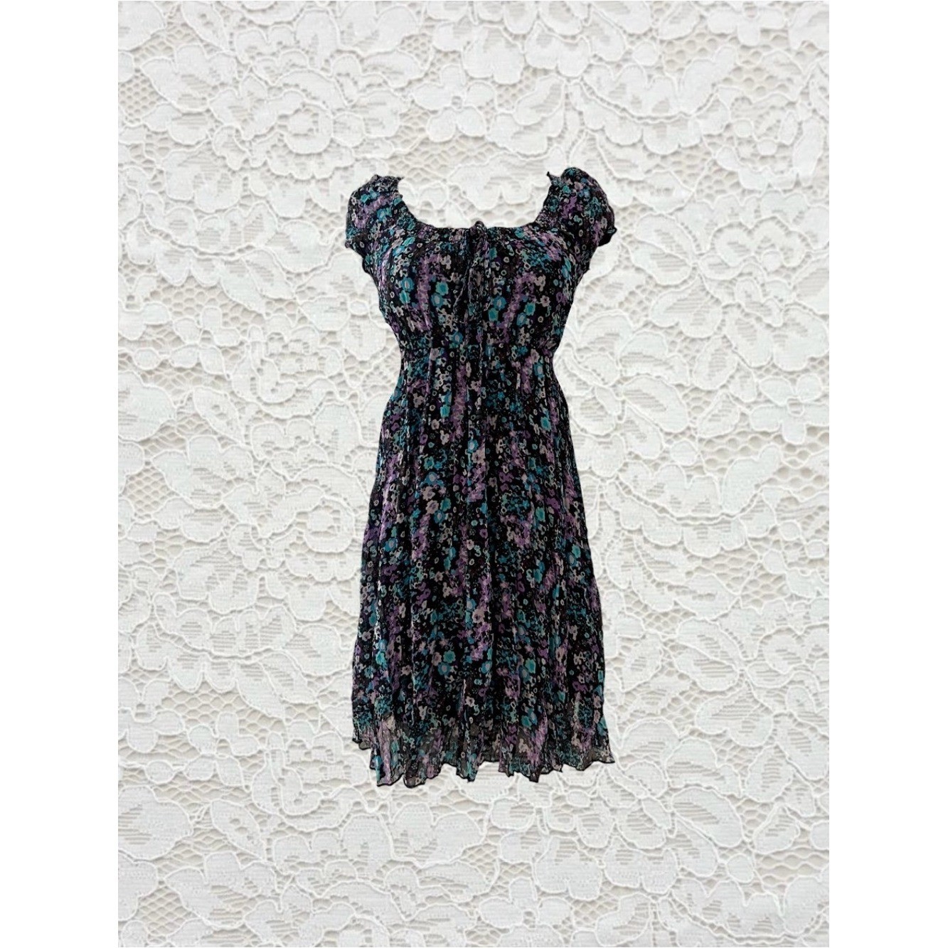 vintage y2k babydoll floral midi dress with cute button details and bow