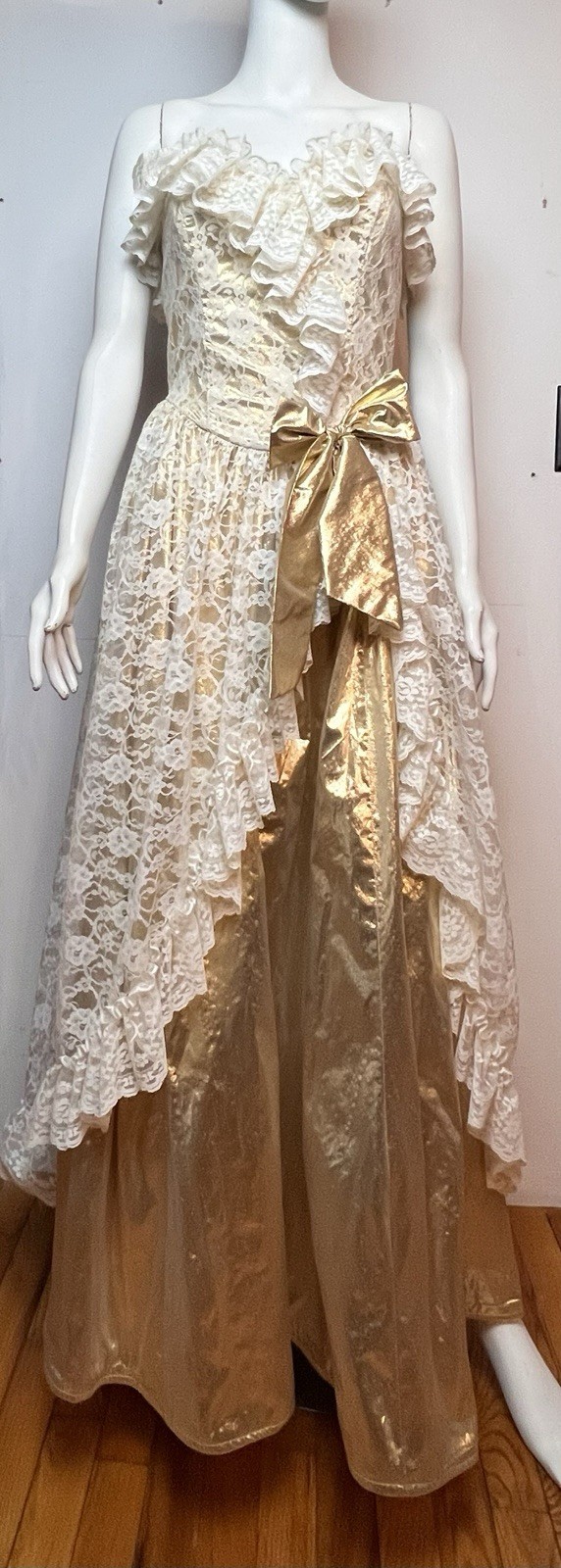 Loralie Gown White Lace Gold Bow Vintage Strapless Prom Dress Woman’s 7/8
