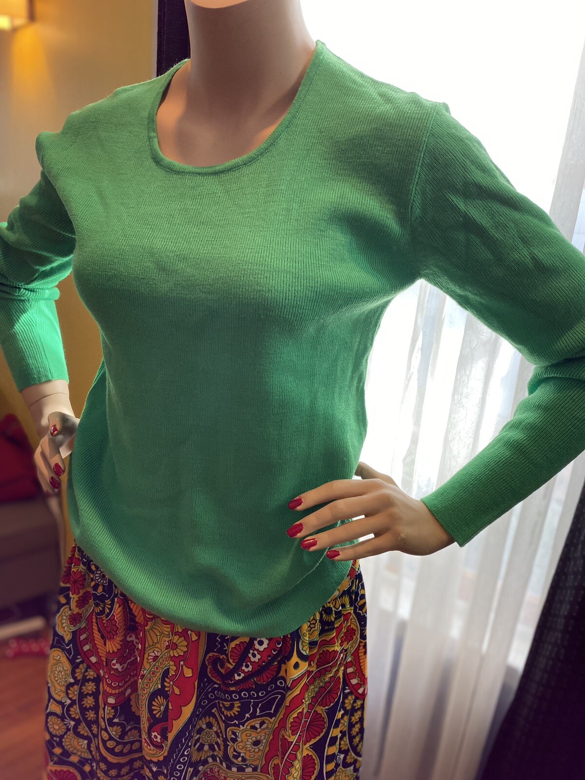 VINTAGE 1960’s Deep Scoop Neck LONG SLEEVED SWEATER Bright Green SIZE L by DEANS