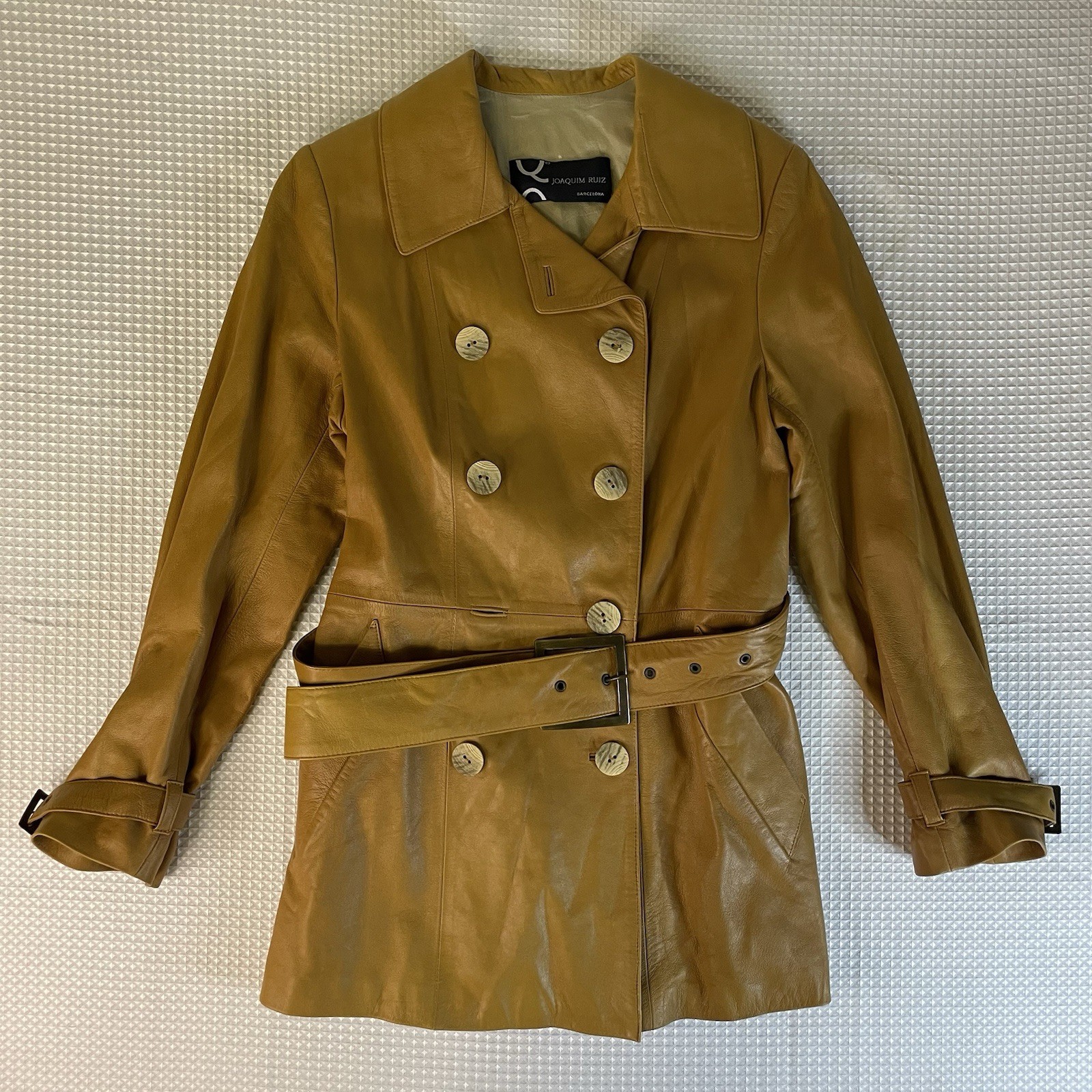 Vintage Joaquim Ruiz Barcelona Lambskin Leather Carmel Trench Coat Size EU 48