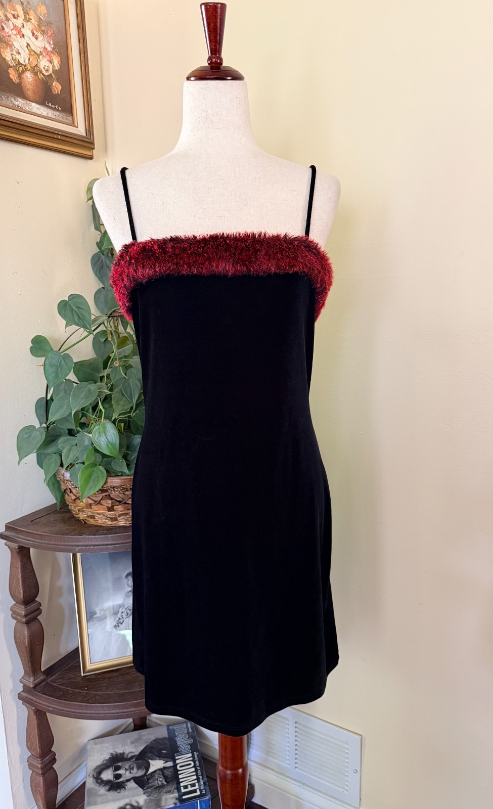 Vintage 90s Finesse USA Black Velvet Mini Dress Burgundy Faux Fur Trim sz L