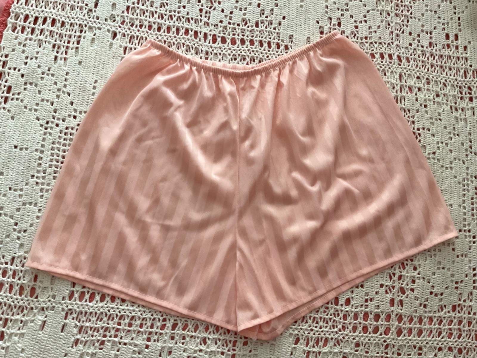 VINTAGE JILL ANDREA OF NY NYLON SZ M 2 PC SHORTIE PJ’S PEACH W/MATCHING LACE TRM