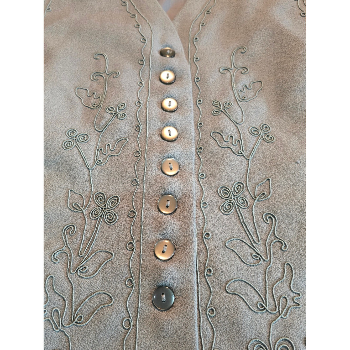 Vintage Embroidered Sage Green Button-Front Vest 100% wool, Size Large