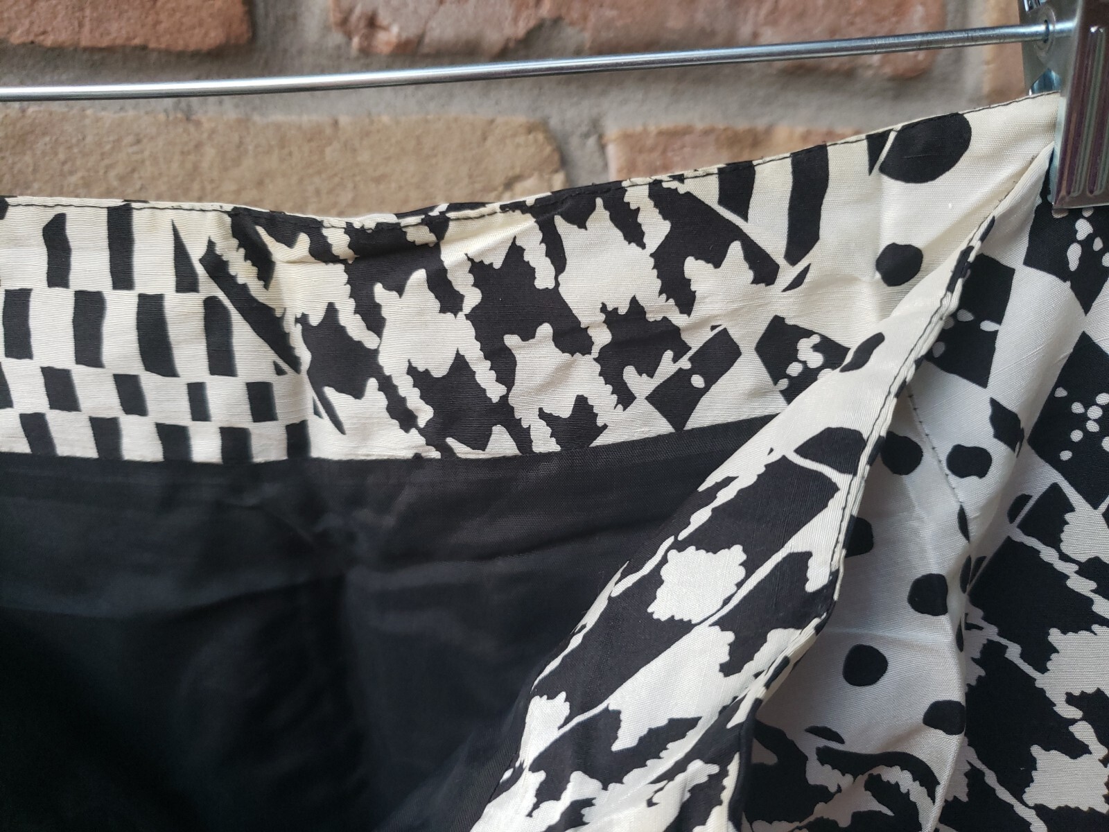 VTG 90s Cache Black White Print All Silk Mini Skirt Sz 8 Club Cougar Y2K FLAWS