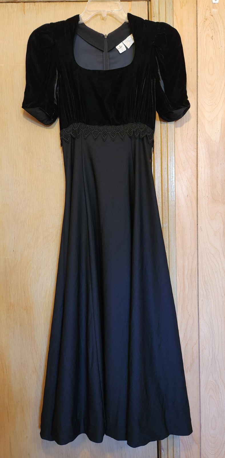 Vtg Southeastern Opera Dress Size 0 Black Velvet Crepe Skirt Lace A-line Maxi