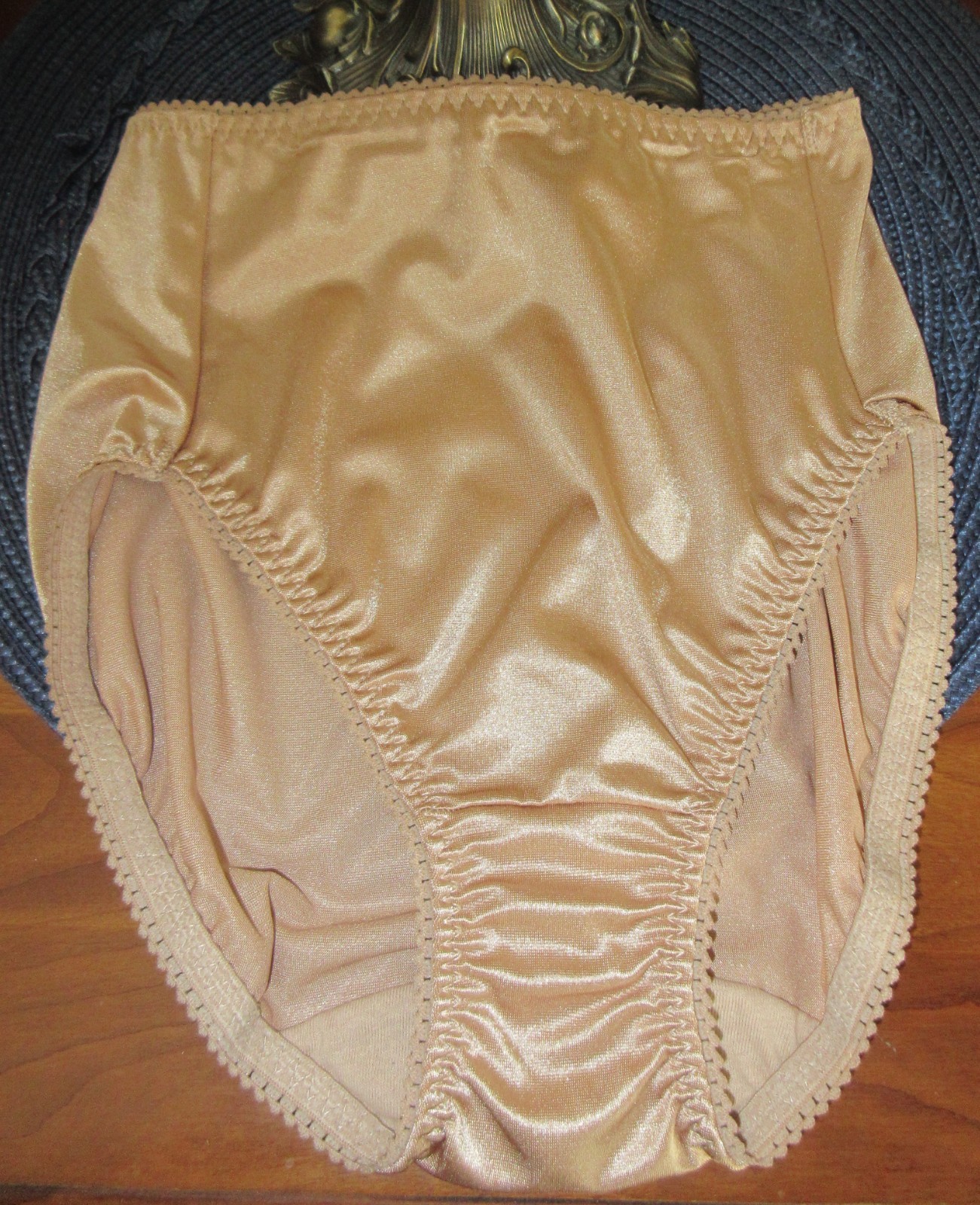 VANITY FAIR SECOND SKIN TAN 48301 liquid satin HI LEG panties S/5 single pair